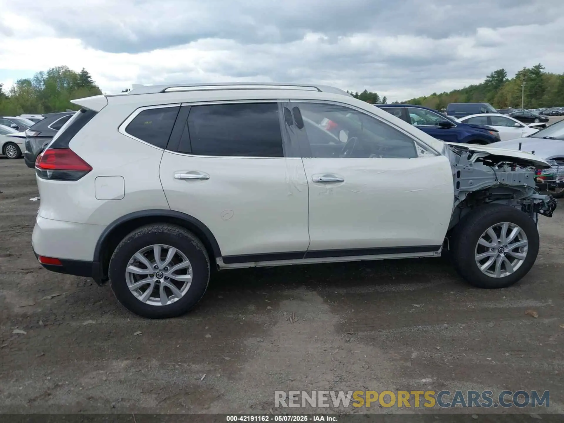 14 Photograph of a damaged car JN8AT2MV4KW372524 NISSAN ROGUE 2019