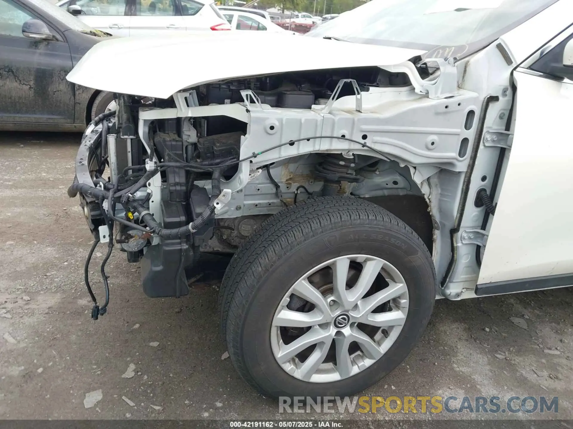 18 Photograph of a damaged car JN8AT2MV4KW372524 NISSAN ROGUE 2019