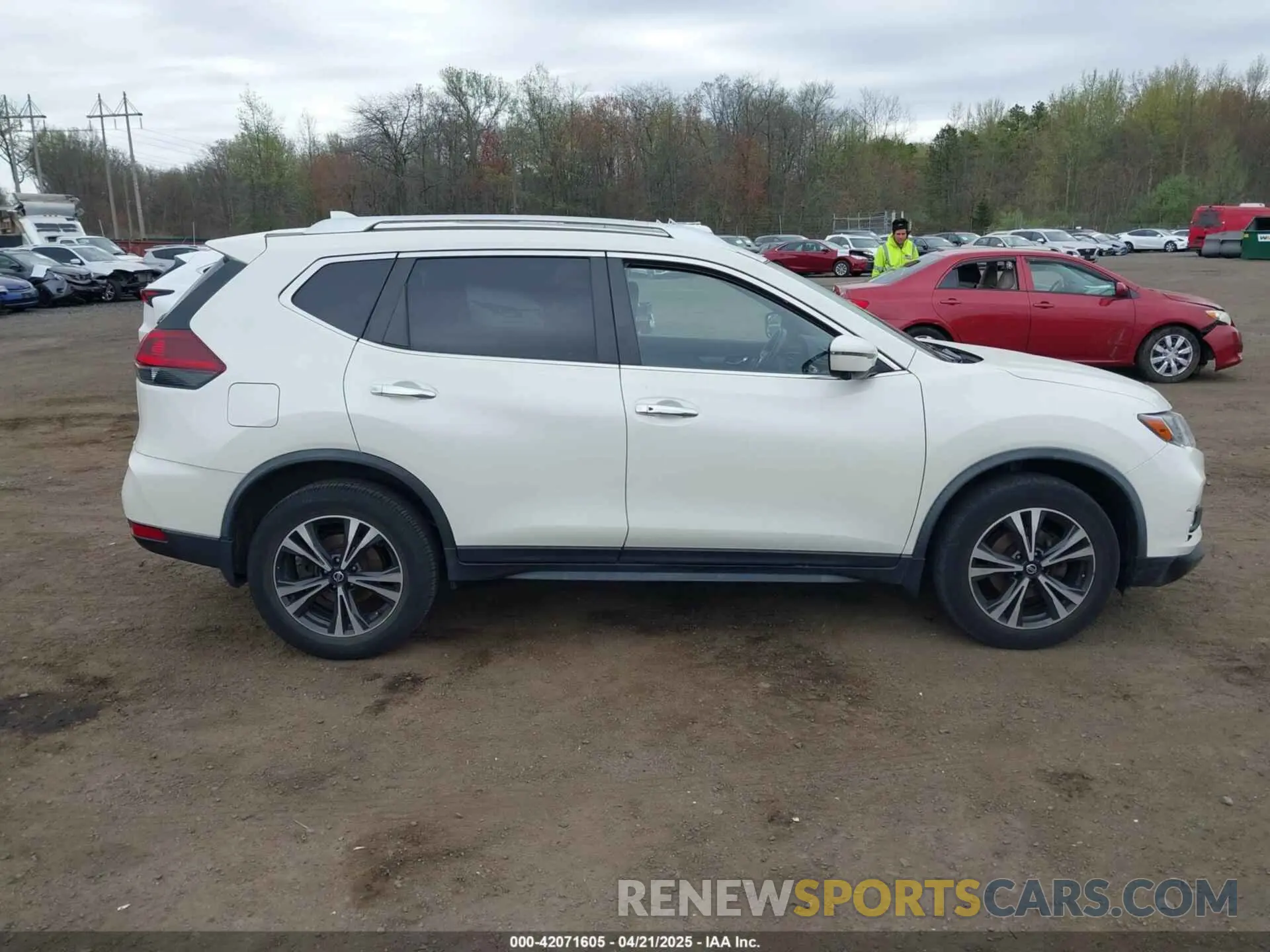 13 Photograph of a damaged car JN8AT2MV4KW380395 NISSAN ROGUE 2019