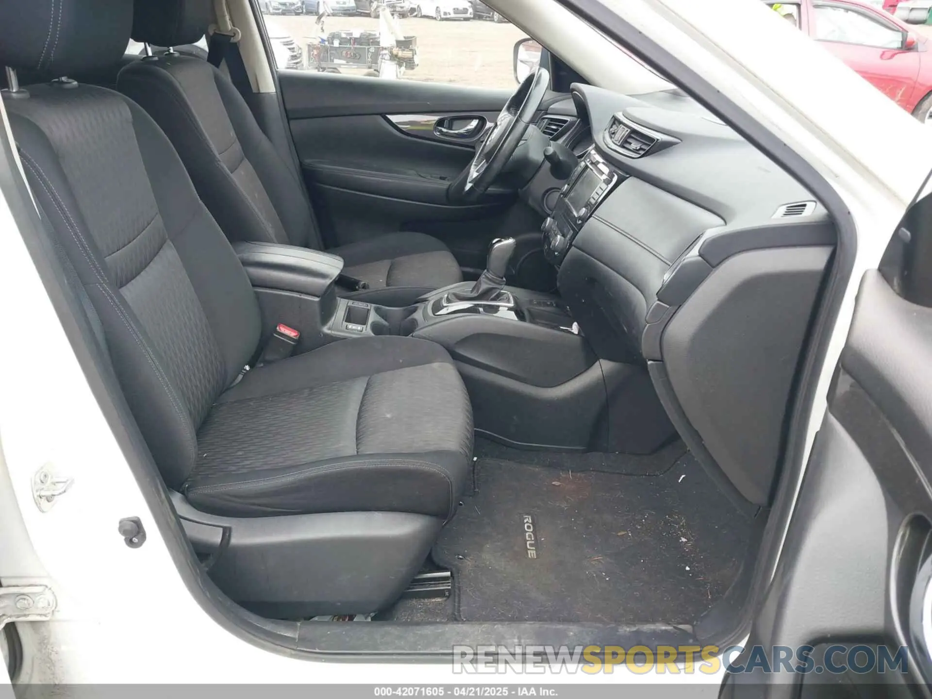5 Photograph of a damaged car JN8AT2MV4KW380395 NISSAN ROGUE 2019