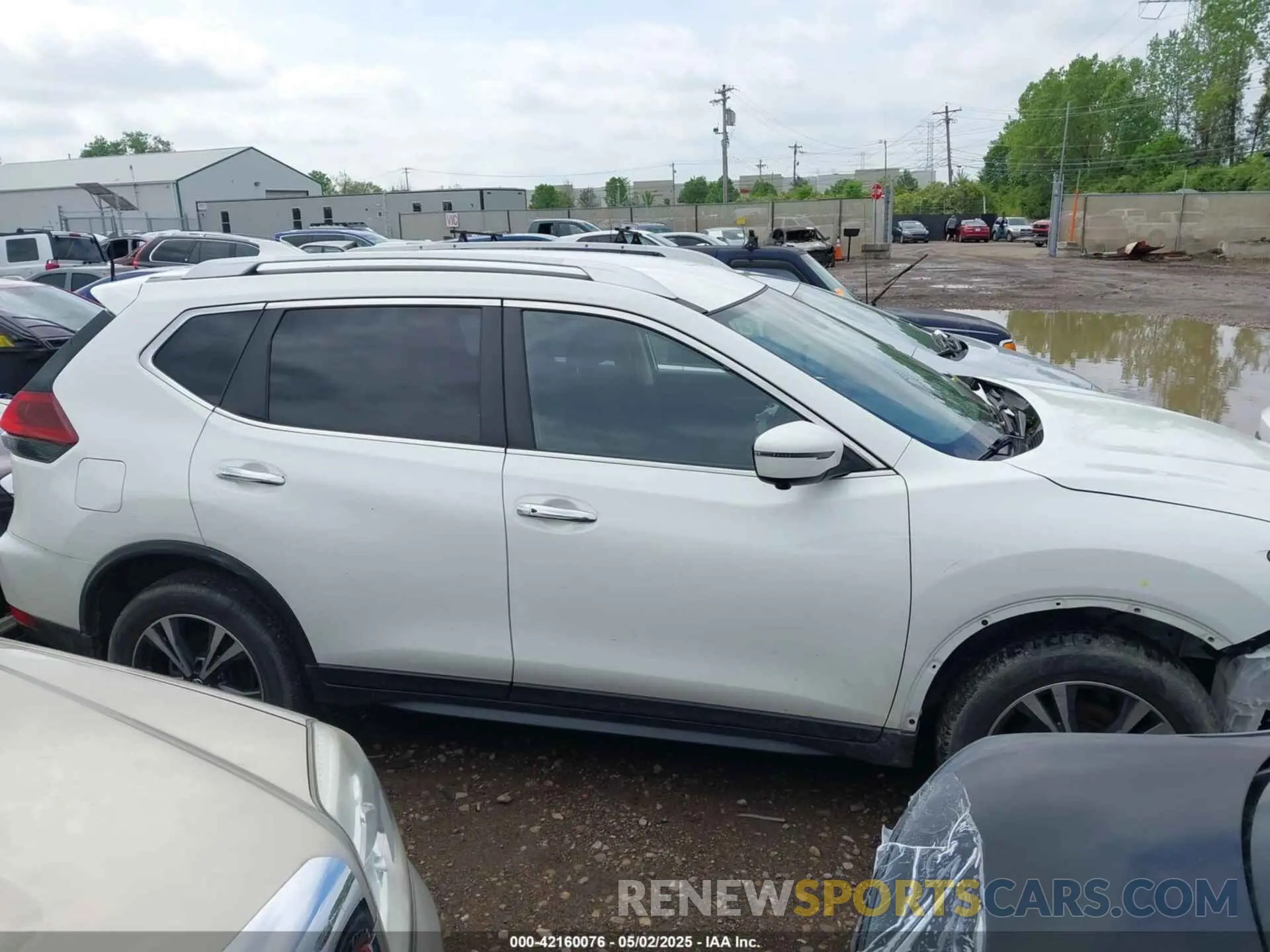 13 Photograph of a damaged car JN8AT2MV4KW380591 NISSAN ROGUE 2019