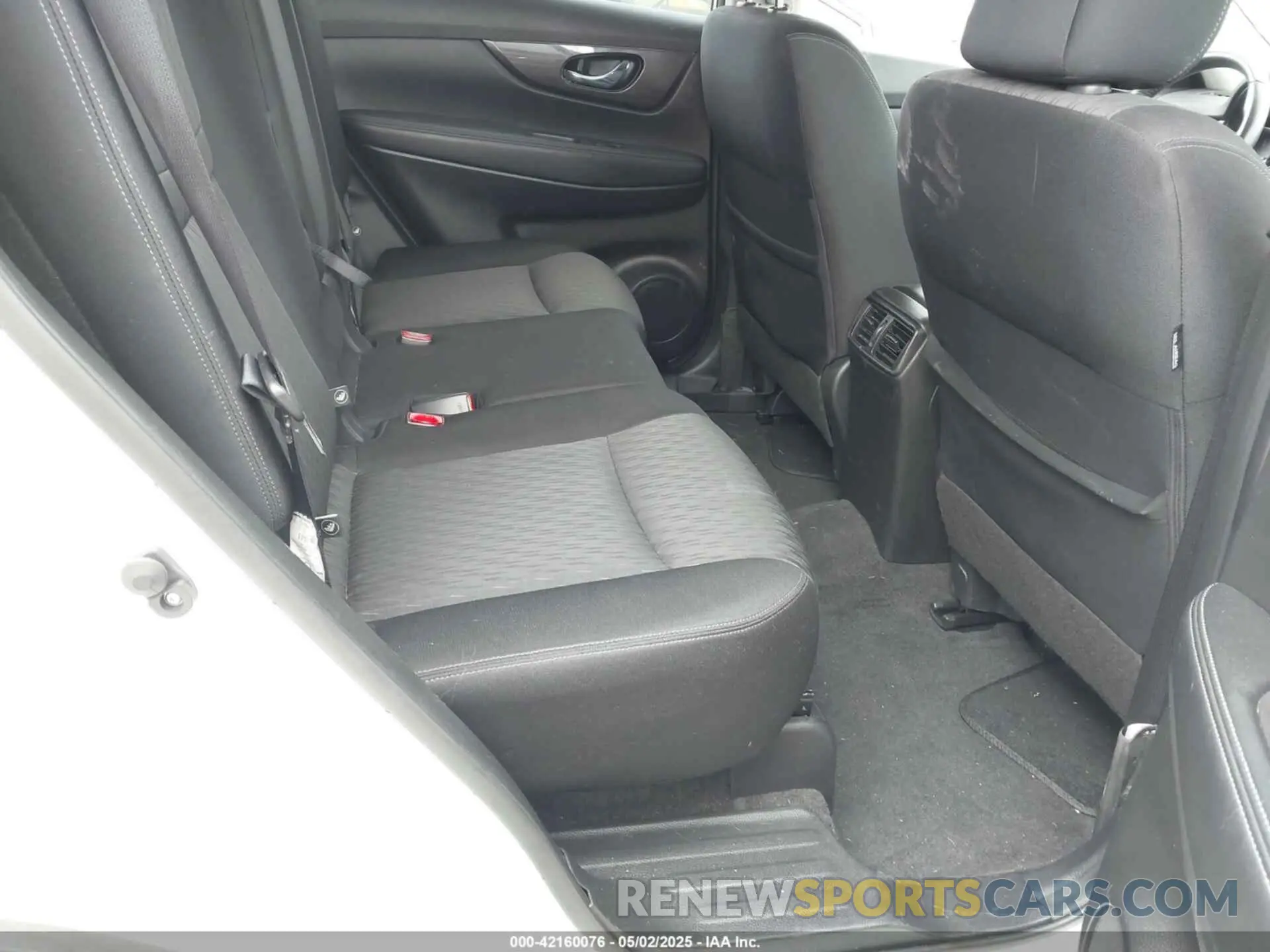 8 Photograph of a damaged car JN8AT2MV4KW380591 NISSAN ROGUE 2019