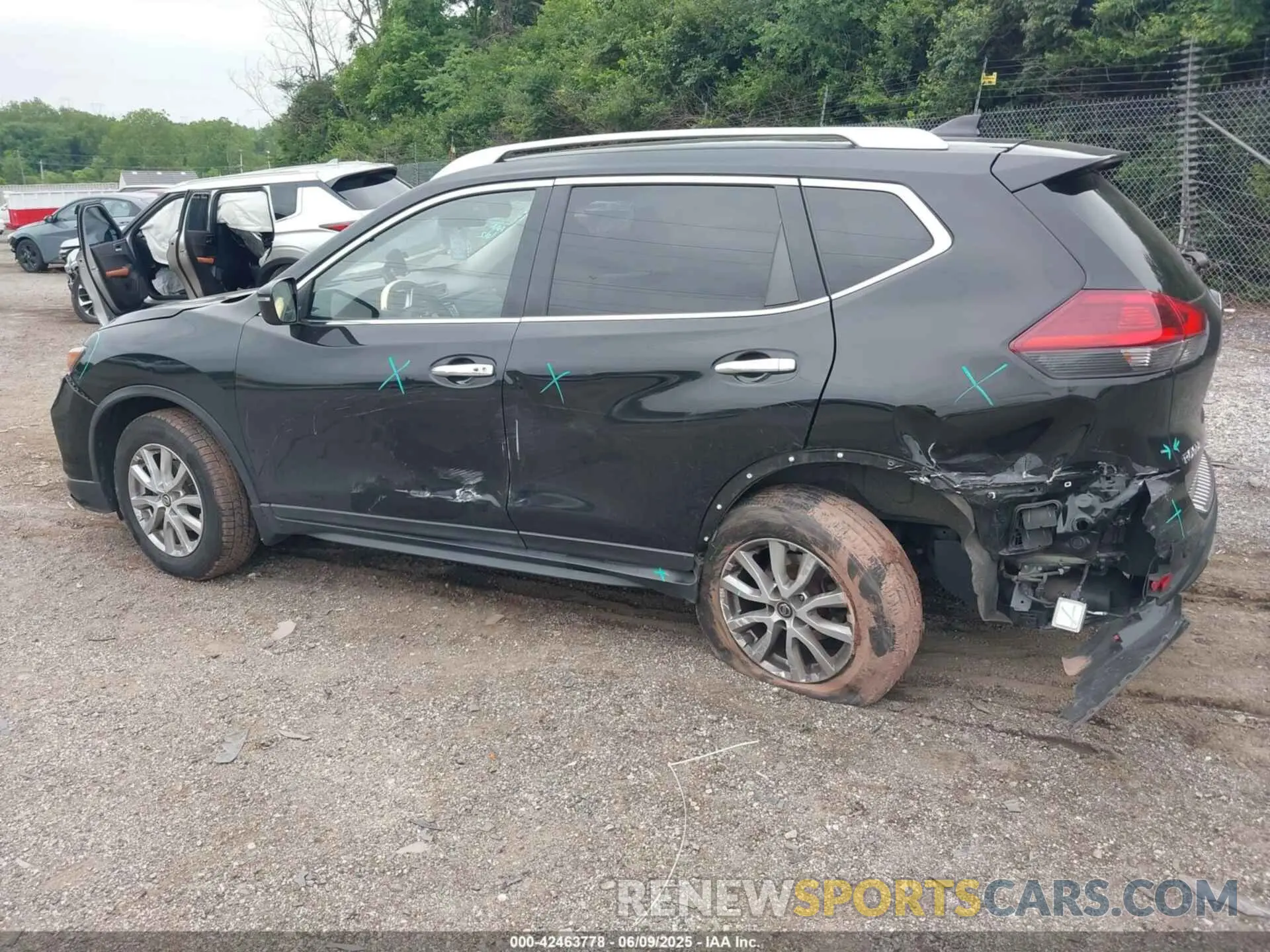 3 Photograph of a damaged car JN8AT2MV4KW392935 NISSAN ROGUE 2019