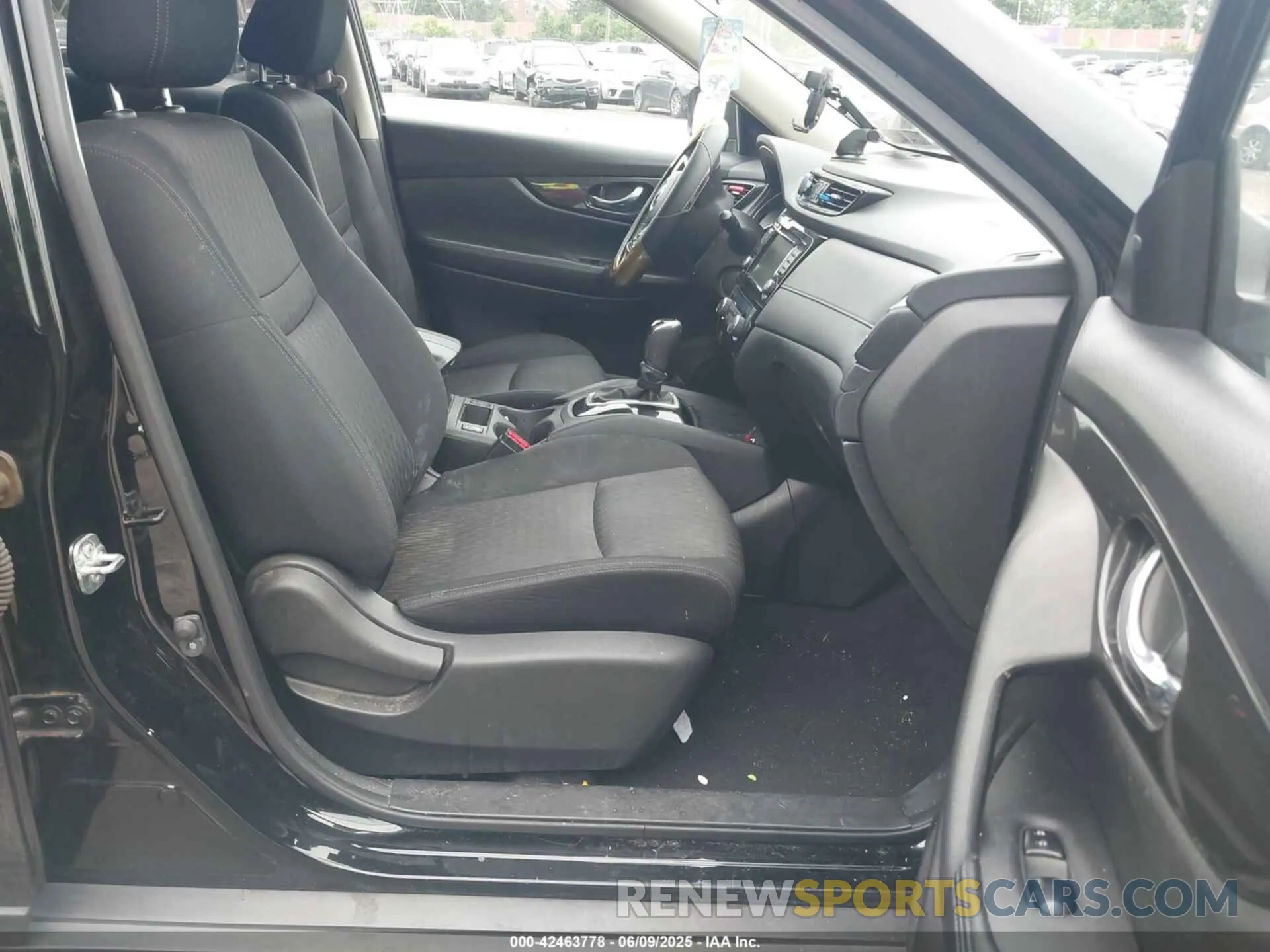 5 Photograph of a damaged car JN8AT2MV4KW392935 NISSAN ROGUE 2019