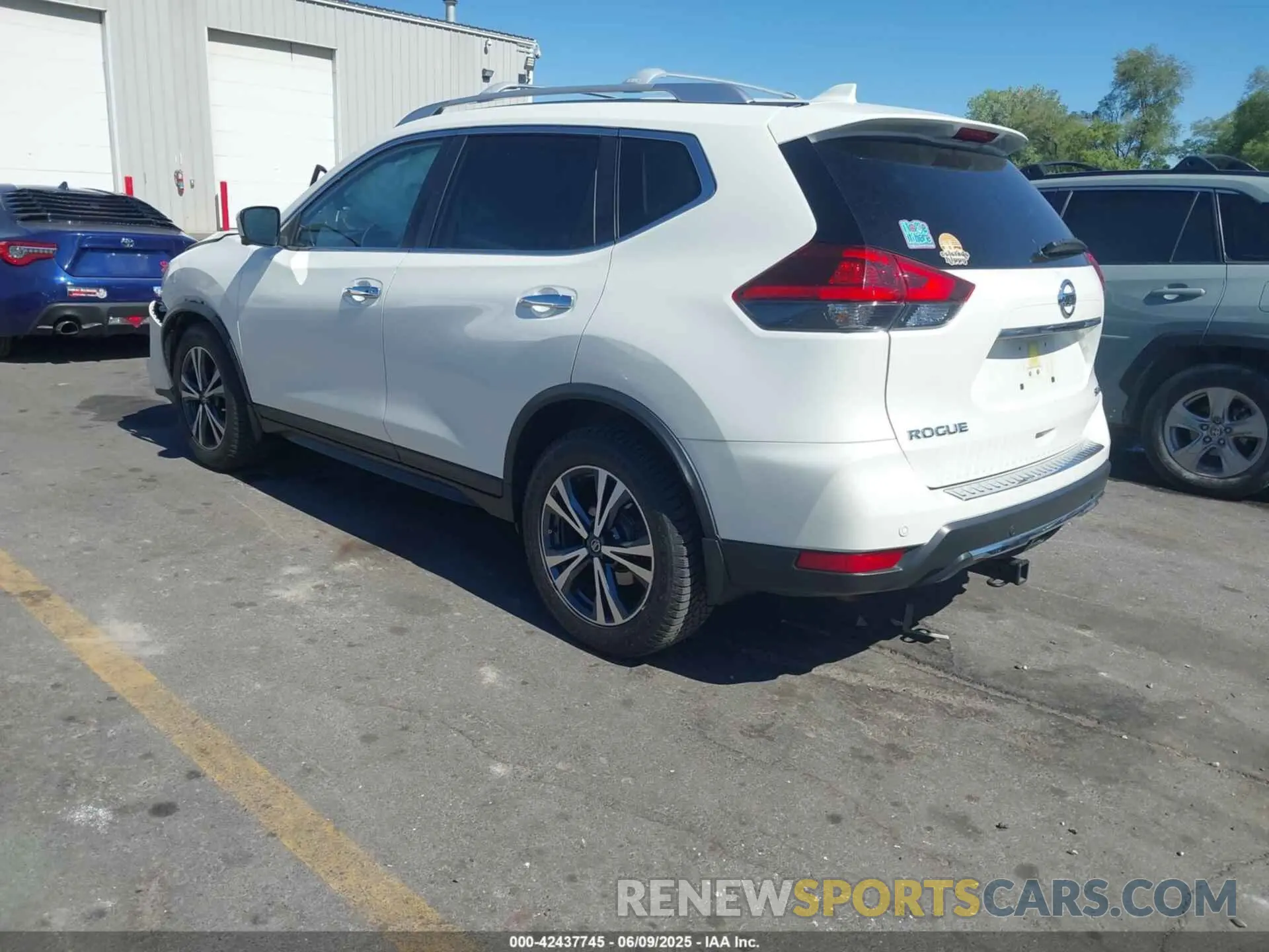 3 Photograph of a damaged car JN8AT2MV4KW396192 NISSAN ROGUE 2019