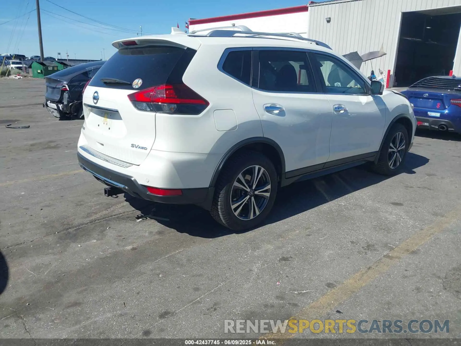 4 Photograph of a damaged car JN8AT2MV4KW396192 NISSAN ROGUE 2019