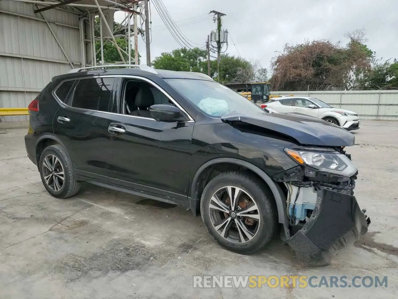 4 Photograph of a damaged car JN8AT2MV5KW380275 NISSAN ROGUE 2019