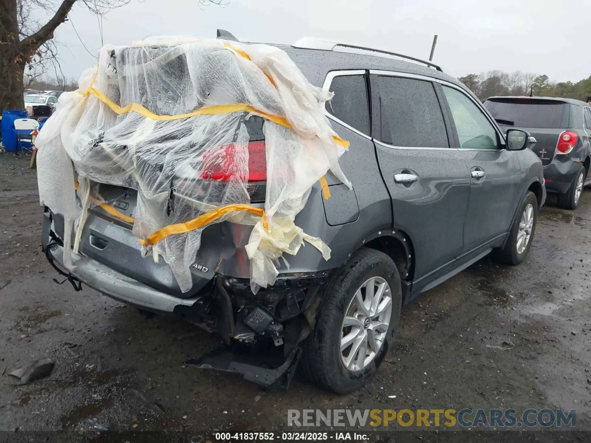 4 Photograph of a damaged car JN8AT2MV5KW382835 NISSAN ROGUE 2019