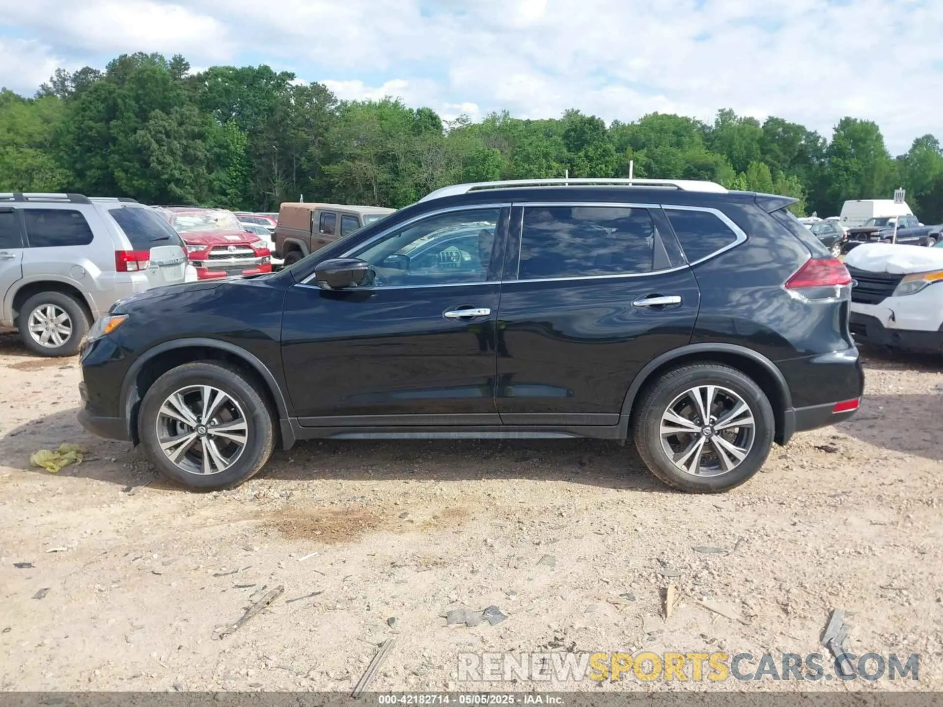 14 Photograph of a damaged car JN8AT2MV6KW379829 NISSAN ROGUE 2019