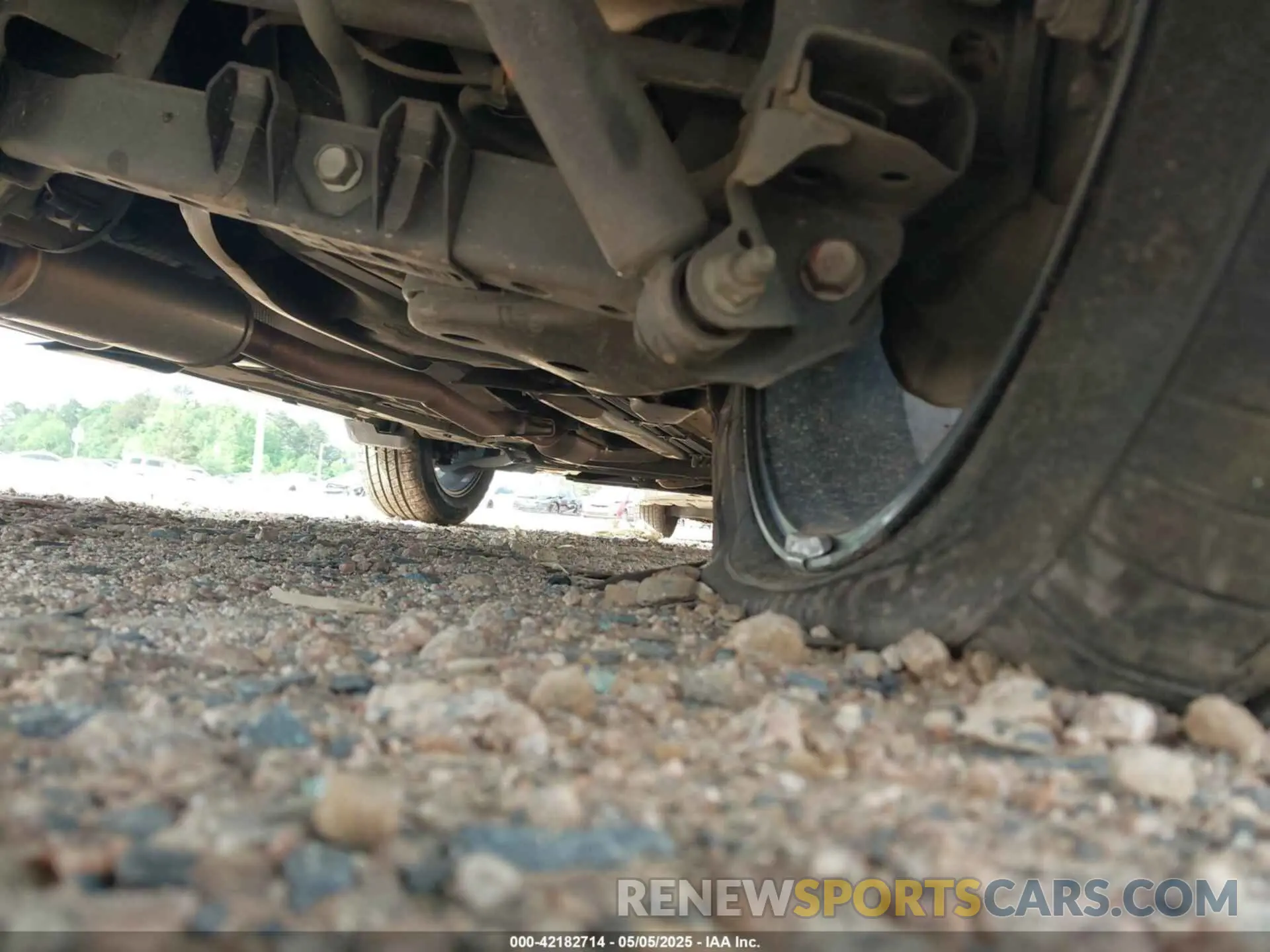 17 Photograph of a damaged car JN8AT2MV6KW379829 NISSAN ROGUE 2019