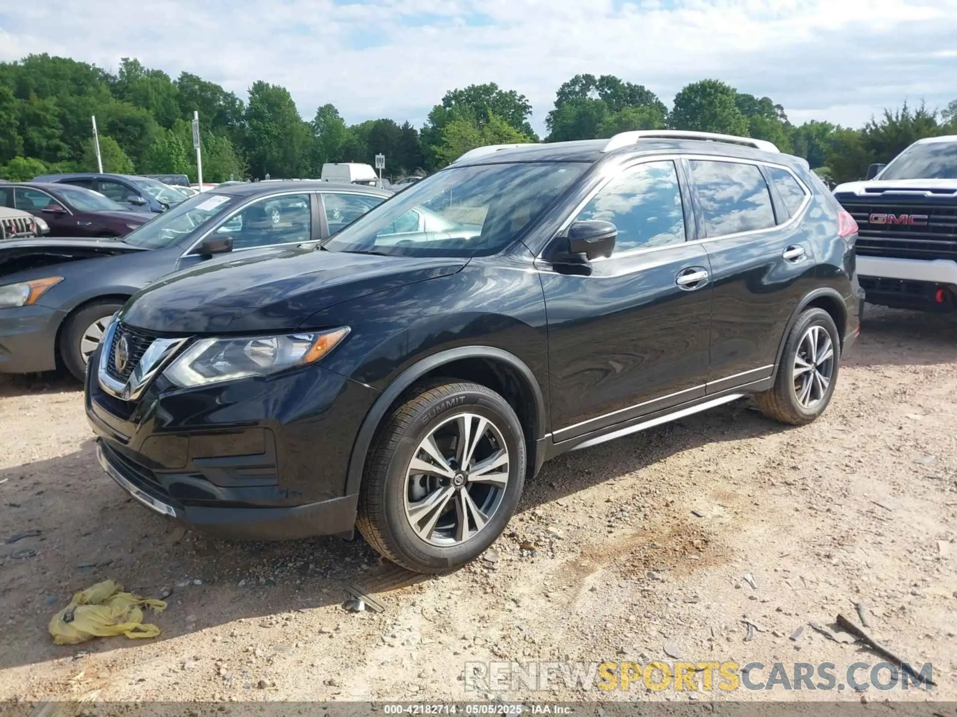 2 Photograph of a damaged car JN8AT2MV6KW379829 NISSAN ROGUE 2019