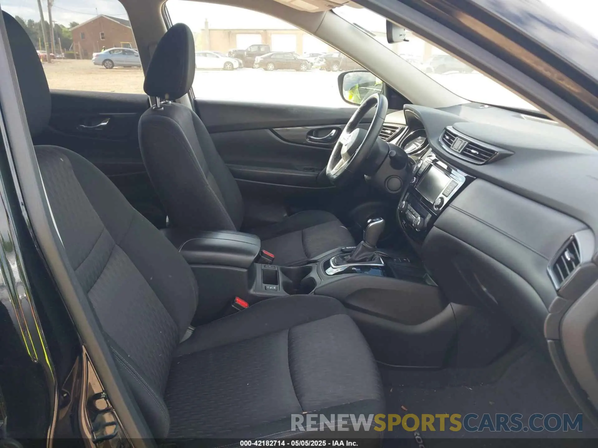 5 Photograph of a damaged car JN8AT2MV6KW379829 NISSAN ROGUE 2019