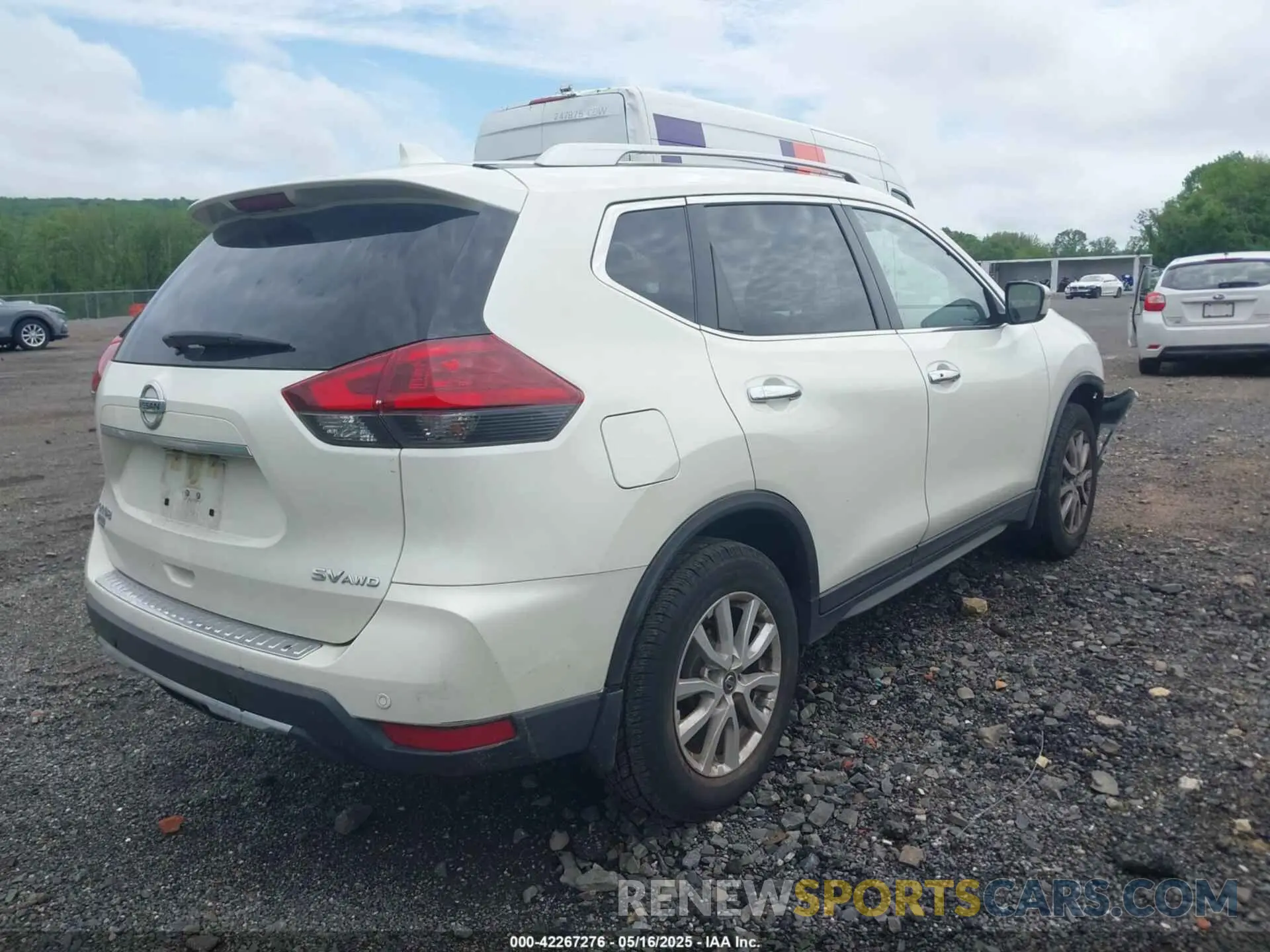 4 Photograph of a damaged car JN8AT2MV6KW392273 NISSAN ROGUE 2019