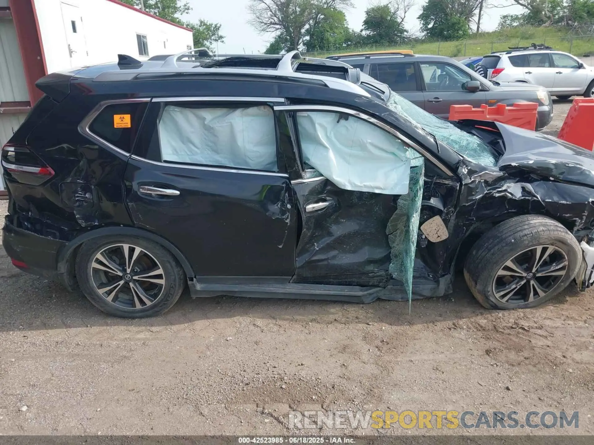 13 Photograph of a damaged car JN8AT2MV6KW402400 NISSAN ROGUE 2019