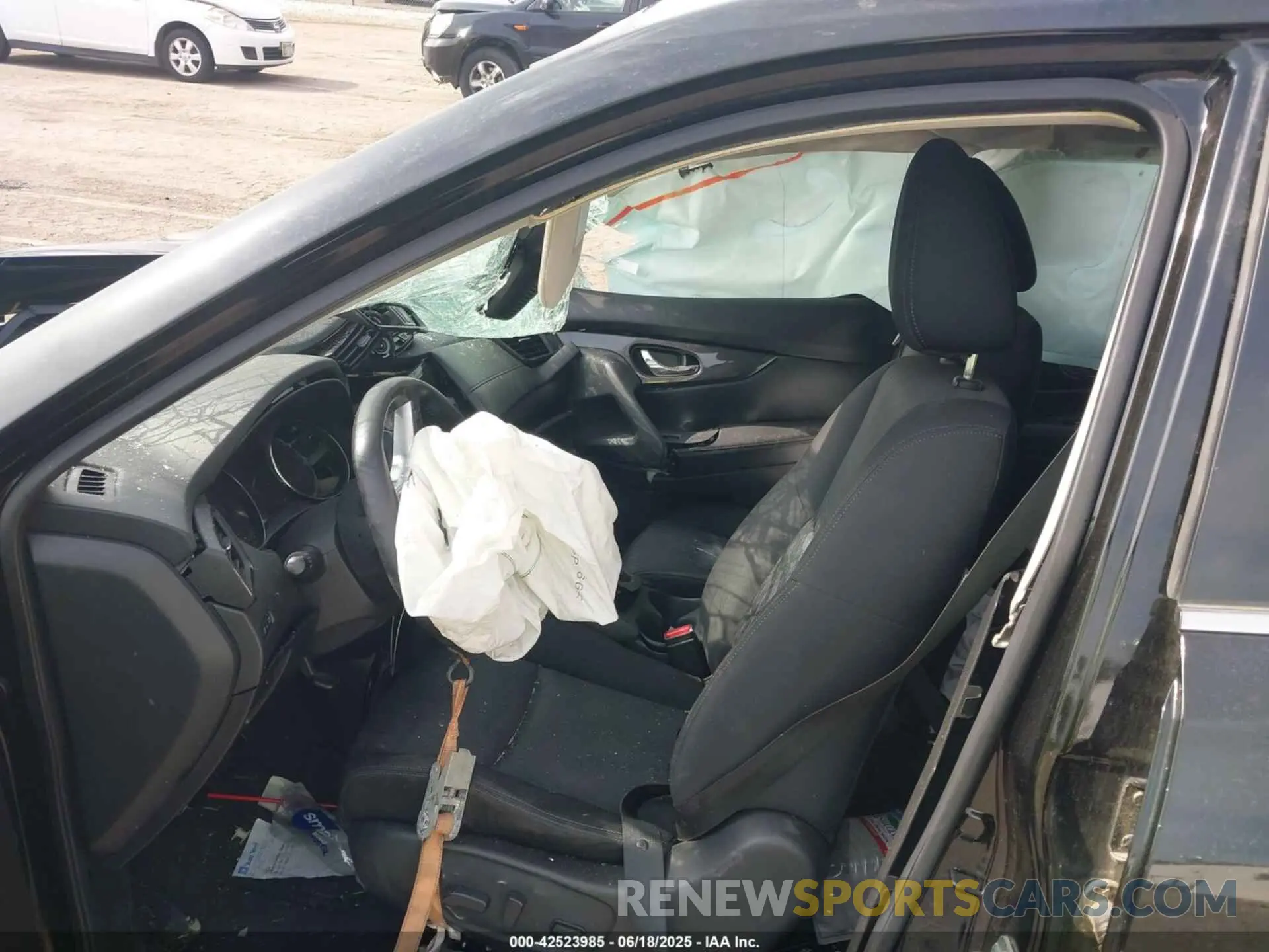 5 Photograph of a damaged car JN8AT2MV6KW402400 NISSAN ROGUE 2019