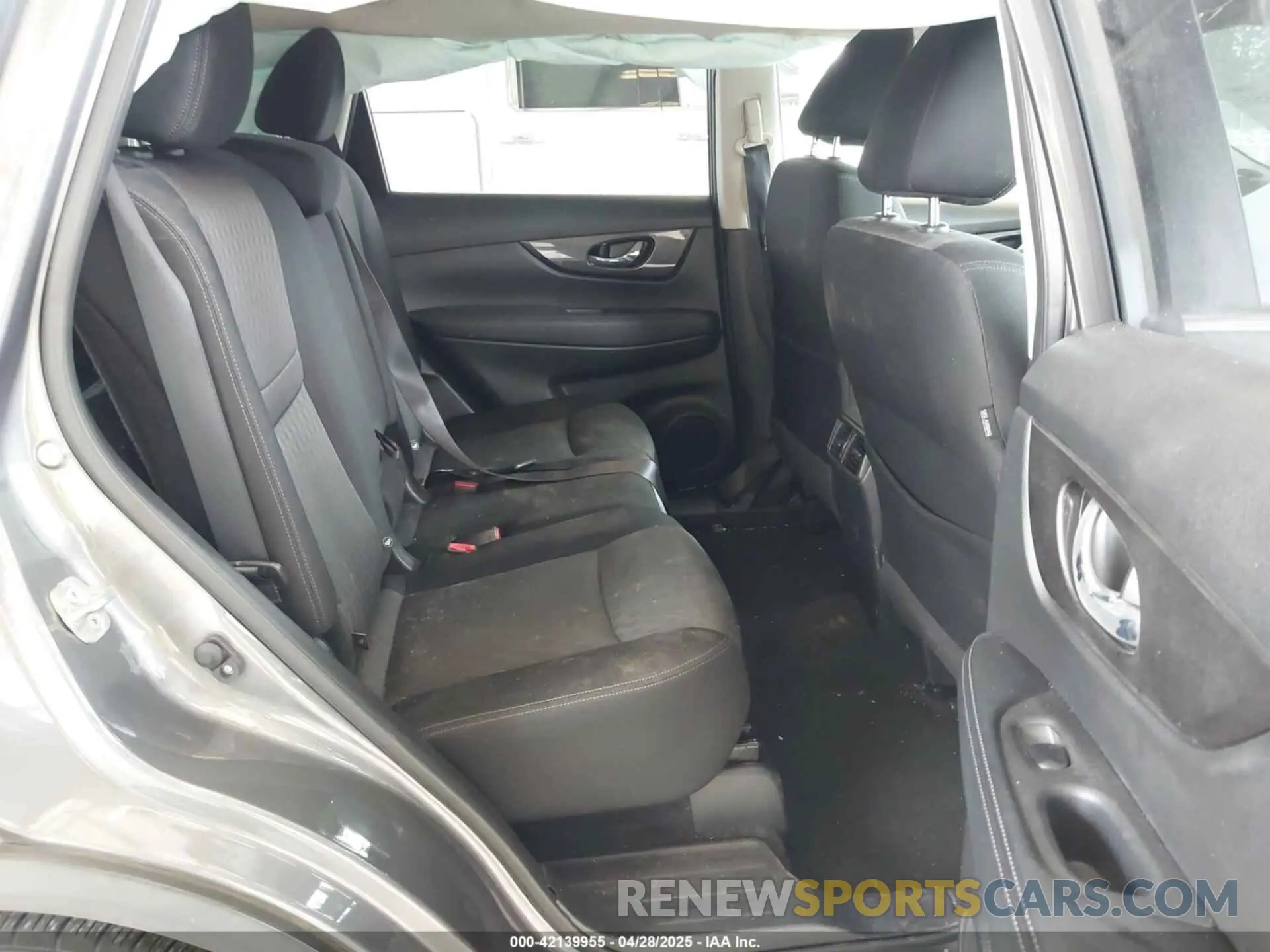 8 Photograph of a damaged car JN8AT2MV7KW390189 NISSAN ROGUE 2019
