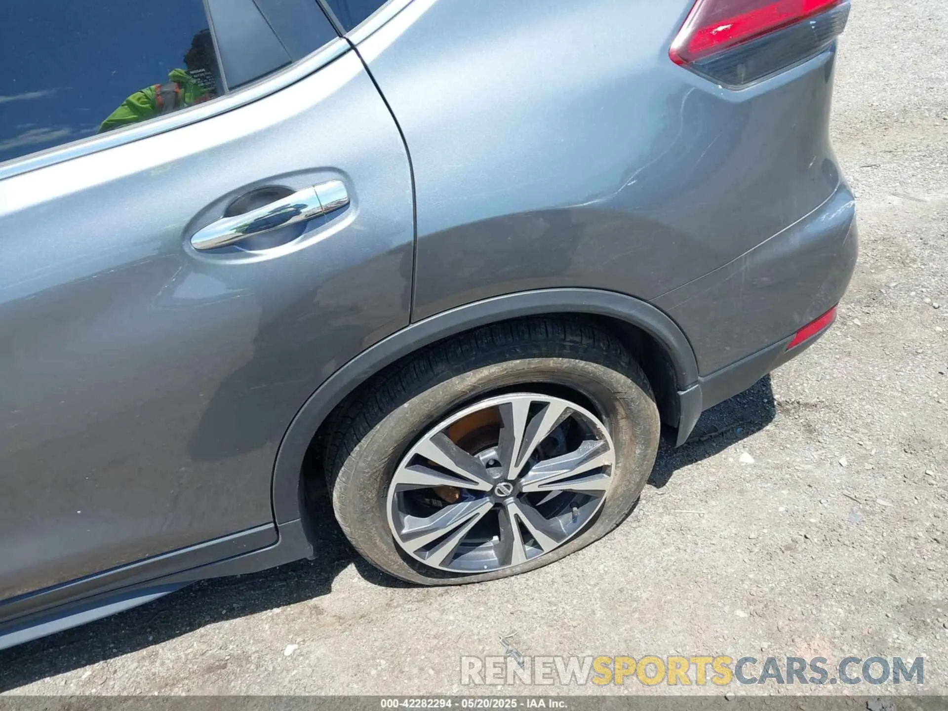 19 Photograph of a damaged car JN8AT2MV8KW370517 NISSAN ROGUE 2019