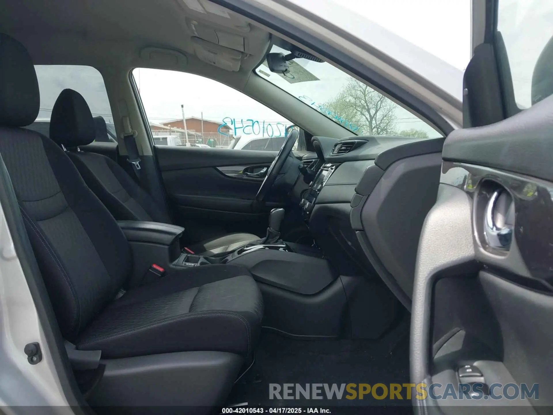 5 Photograph of a damaged car JN8AT2MV8KW372574 NISSAN ROGUE 2019