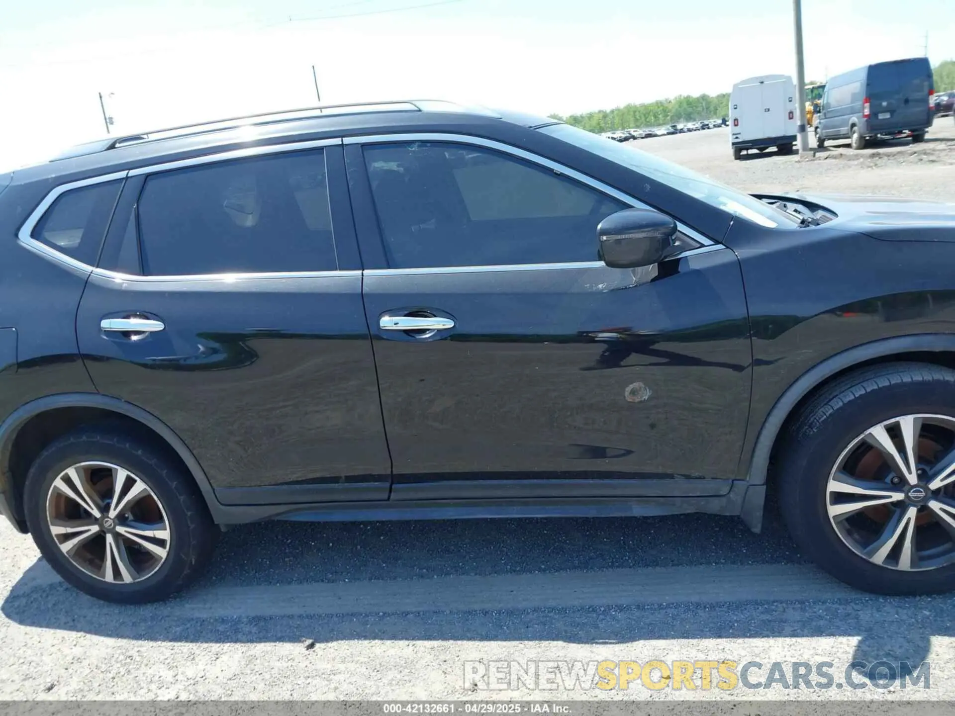 12 Photograph of a damaged car JN8AT2MV8KW379699 NISSAN ROGUE 2019