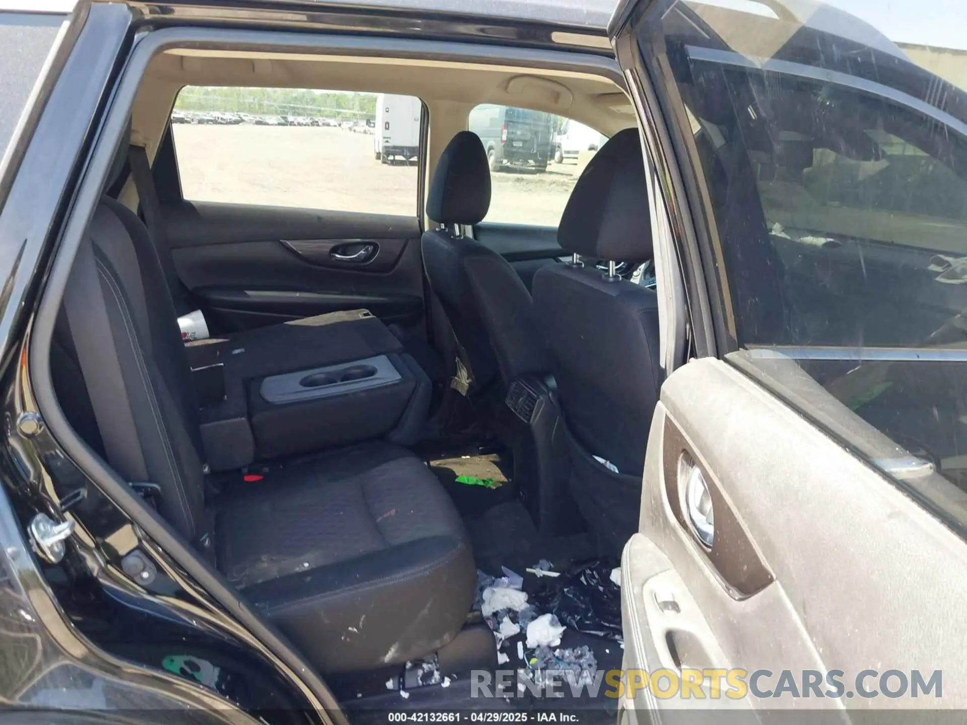 8 Photograph of a damaged car JN8AT2MV8KW379699 NISSAN ROGUE 2019