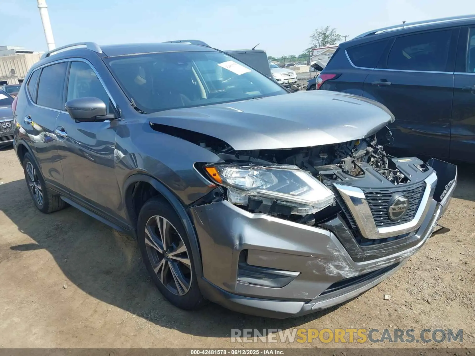 1 Photograph of a damaged car JN8AT2MV8KW392565 NISSAN ROGUE 2019