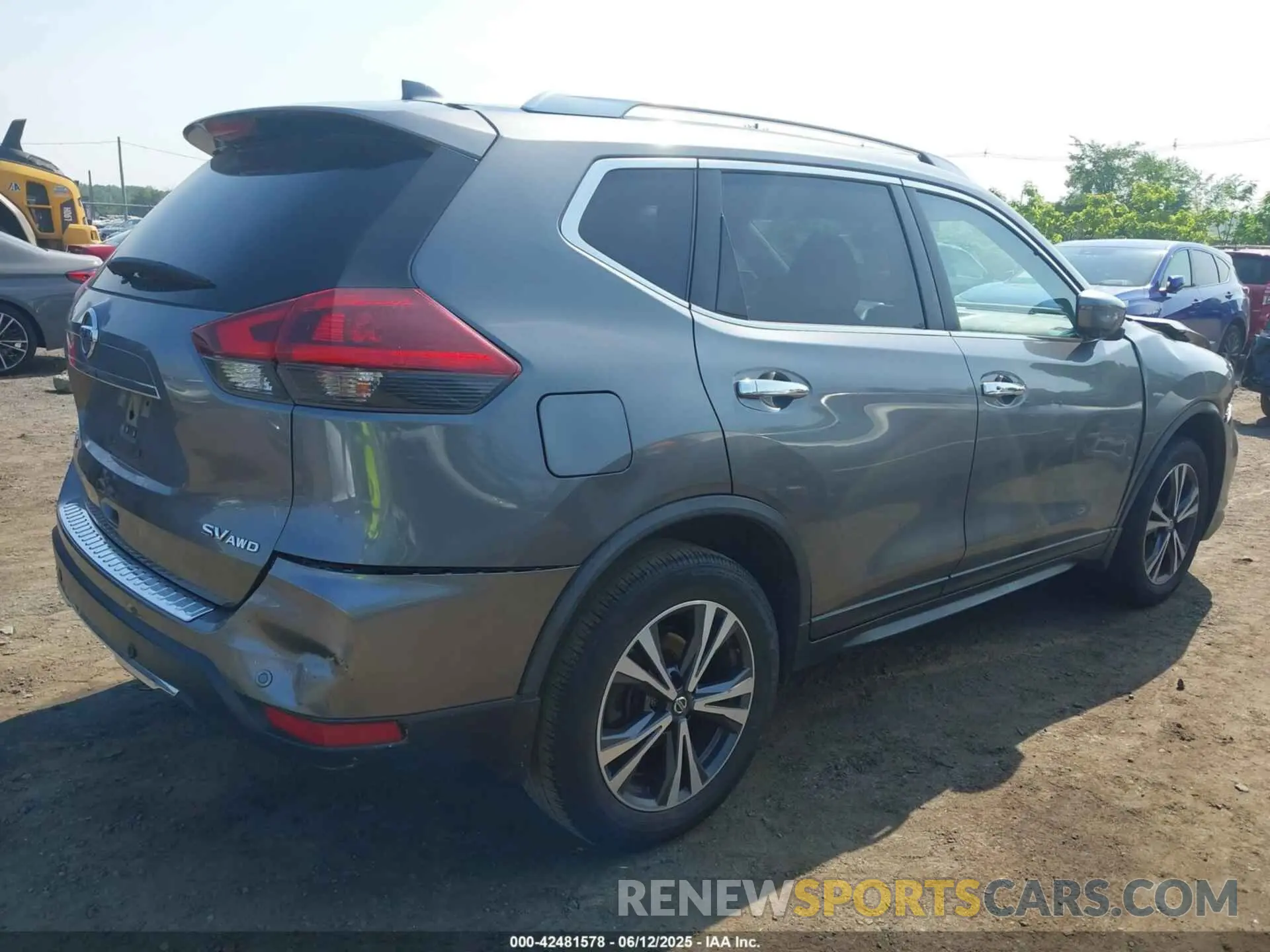 4 Photograph of a damaged car JN8AT2MV8KW392565 NISSAN ROGUE 2019
