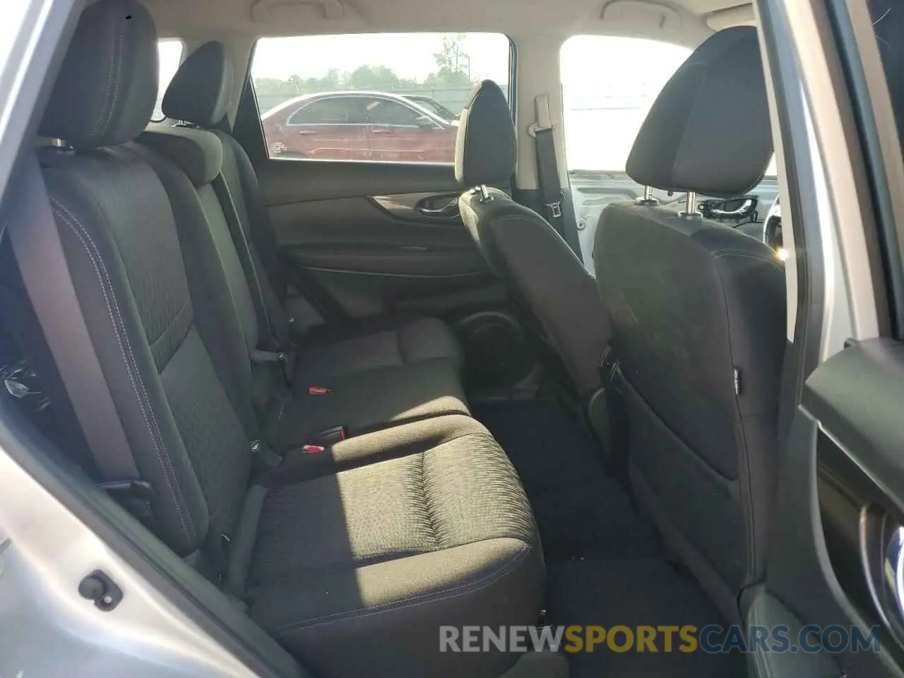 10 Photograph of a damaged car JN8AT2MVXKW373869 NISSAN ROGUE 2019