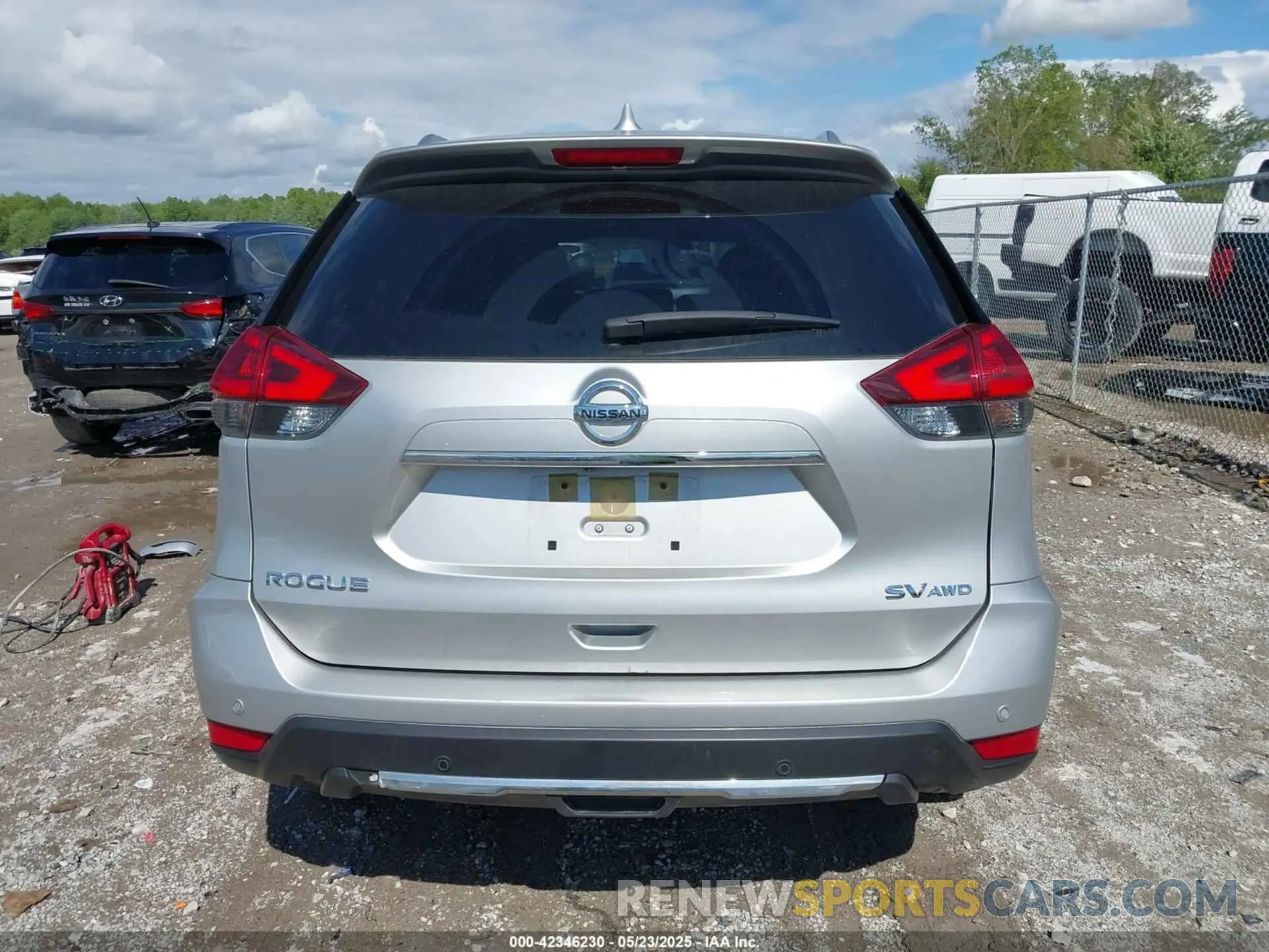 17 Photograph of a damaged car JN8AT2MVXKW379252 NISSAN ROGUE 2019