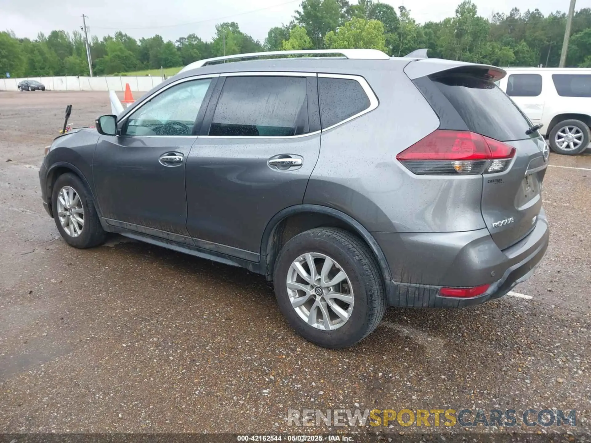 3 Photograph of a damaged car KNMAT2MT0KP526358 NISSAN ROGUE 2019