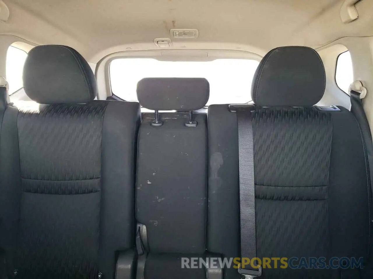 10 Photograph of a damaged car KNMAT2MT1KP558851 NISSAN ROGUE 2019