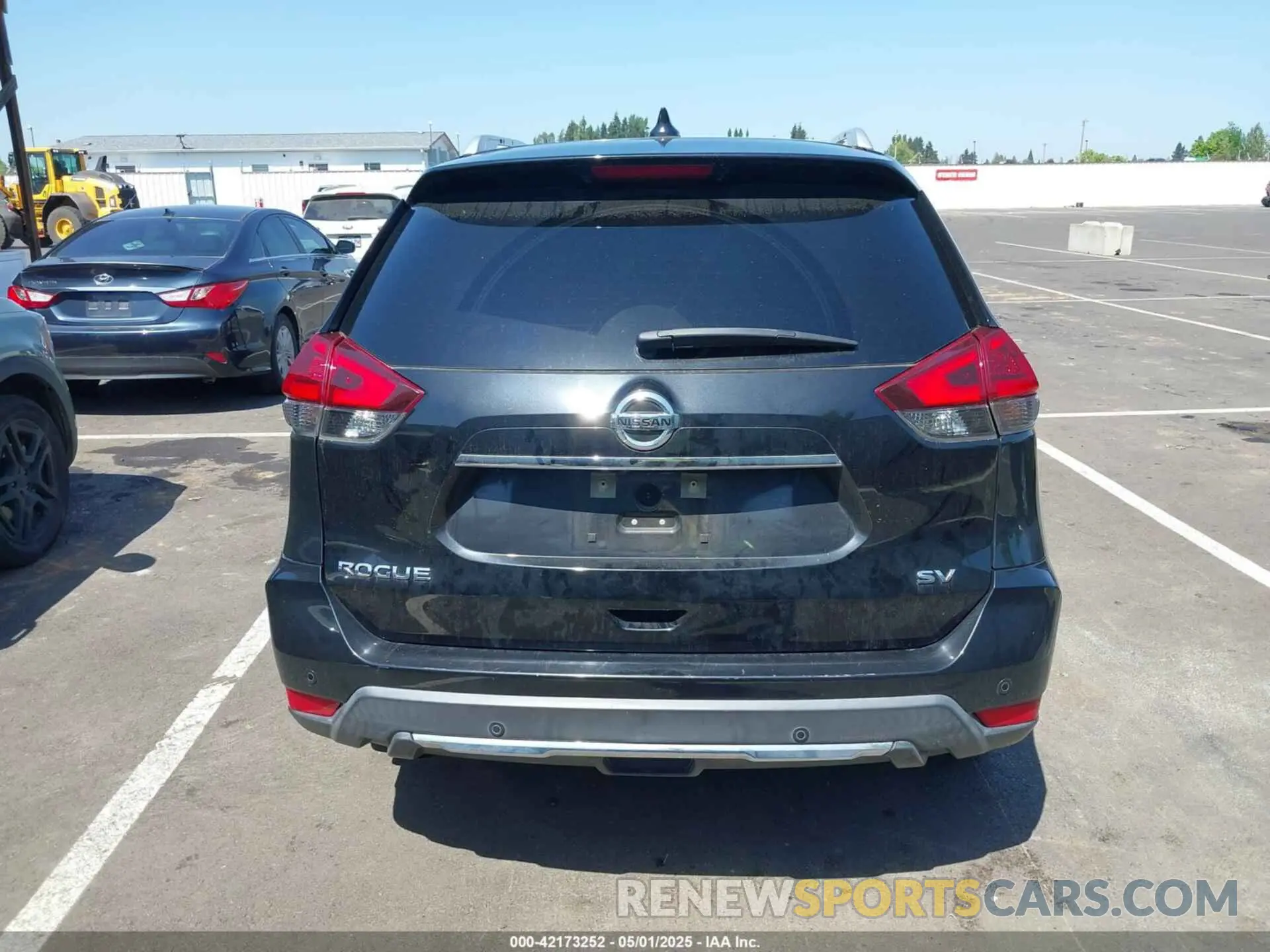 17 Photograph of a damaged car KNMAT2MT2KP560575 NISSAN ROGUE 2019