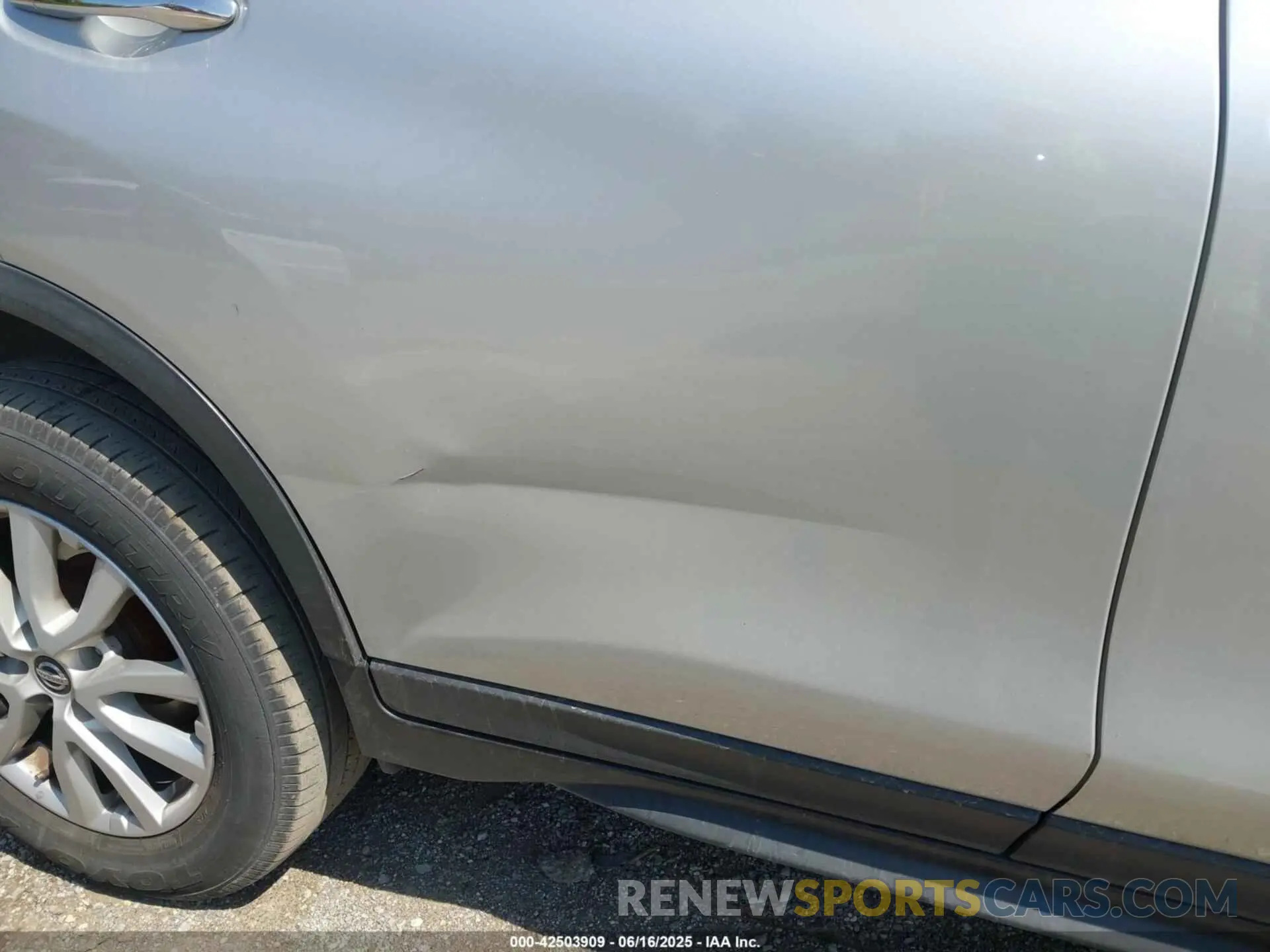 19 Photograph of a damaged car KNMAT2MT3KP508257 NISSAN ROGUE 2019