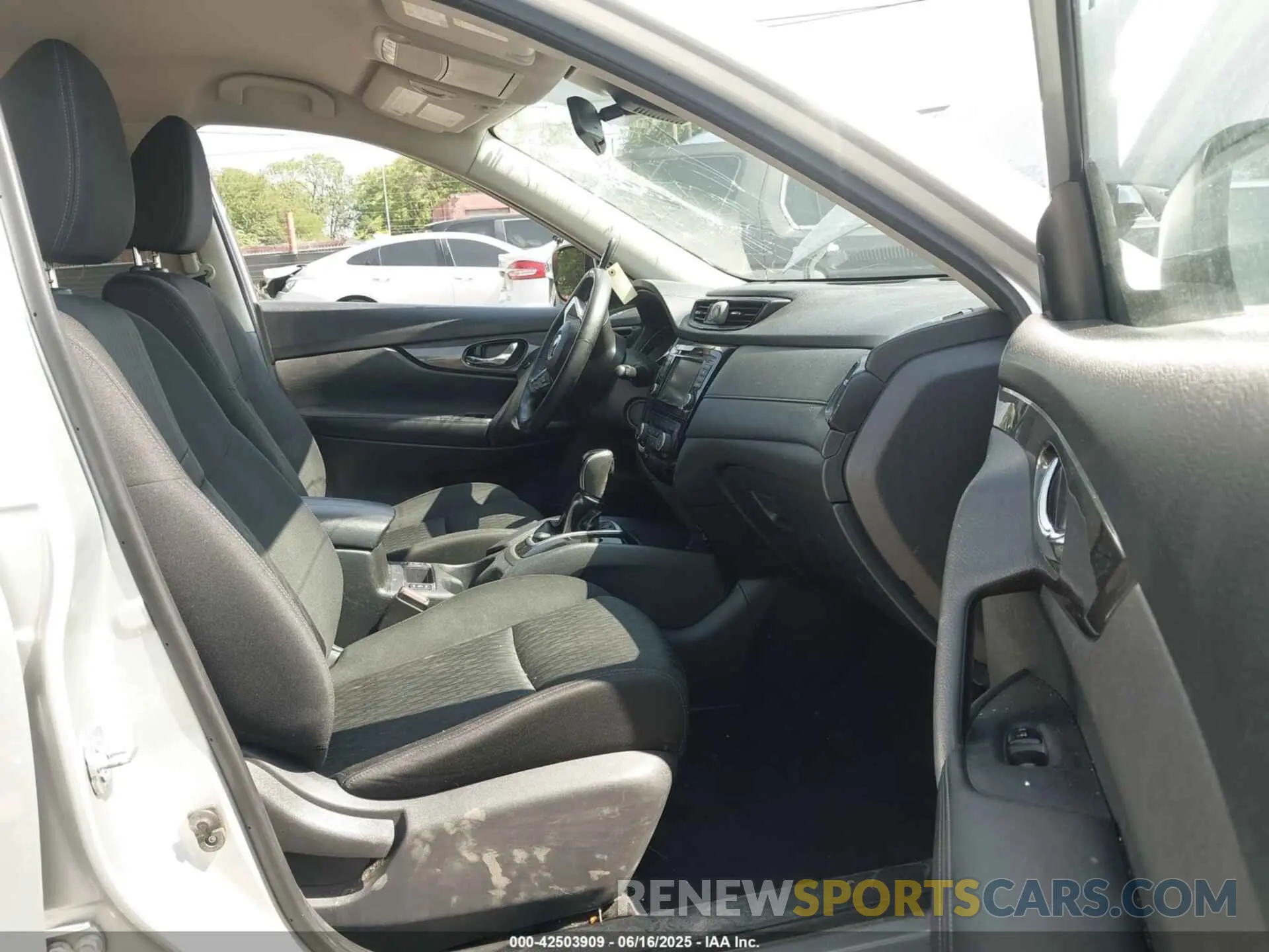 5 Photograph of a damaged car KNMAT2MT3KP508257 NISSAN ROGUE 2019