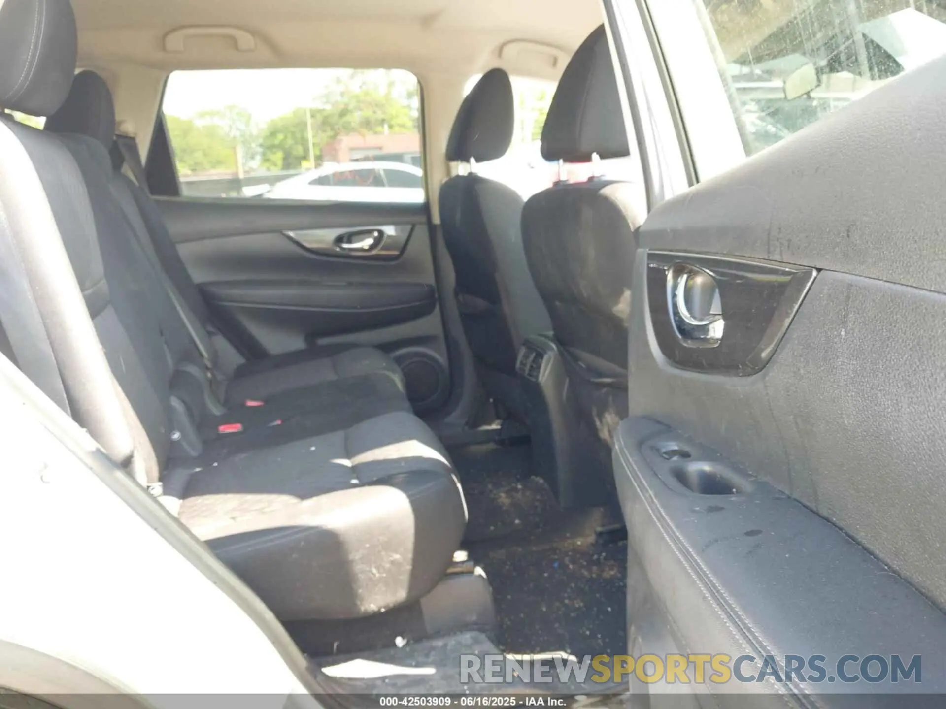8 Photograph of a damaged car KNMAT2MT3KP508257 NISSAN ROGUE 2019