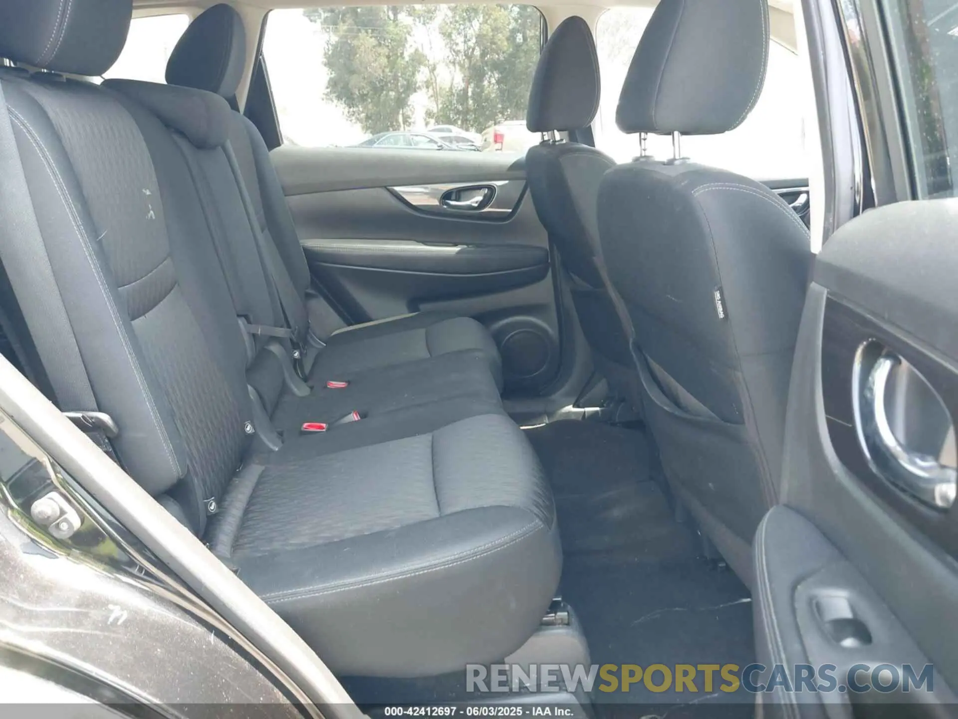 8 Photograph of a damaged car KNMAT2MT5KP529742 NISSAN ROGUE 2019