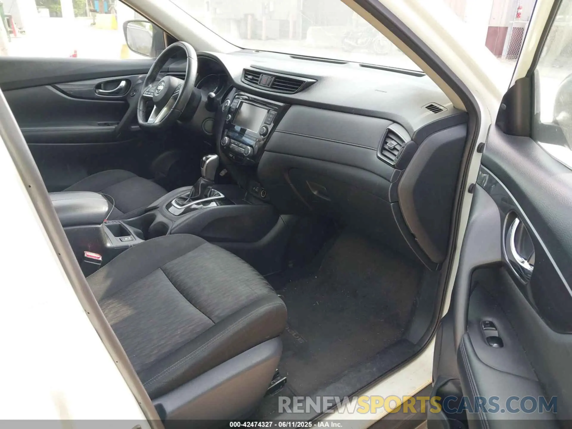 5 Photograph of a damaged car KNMAT2MT5KP543348 NISSAN ROGUE 2019