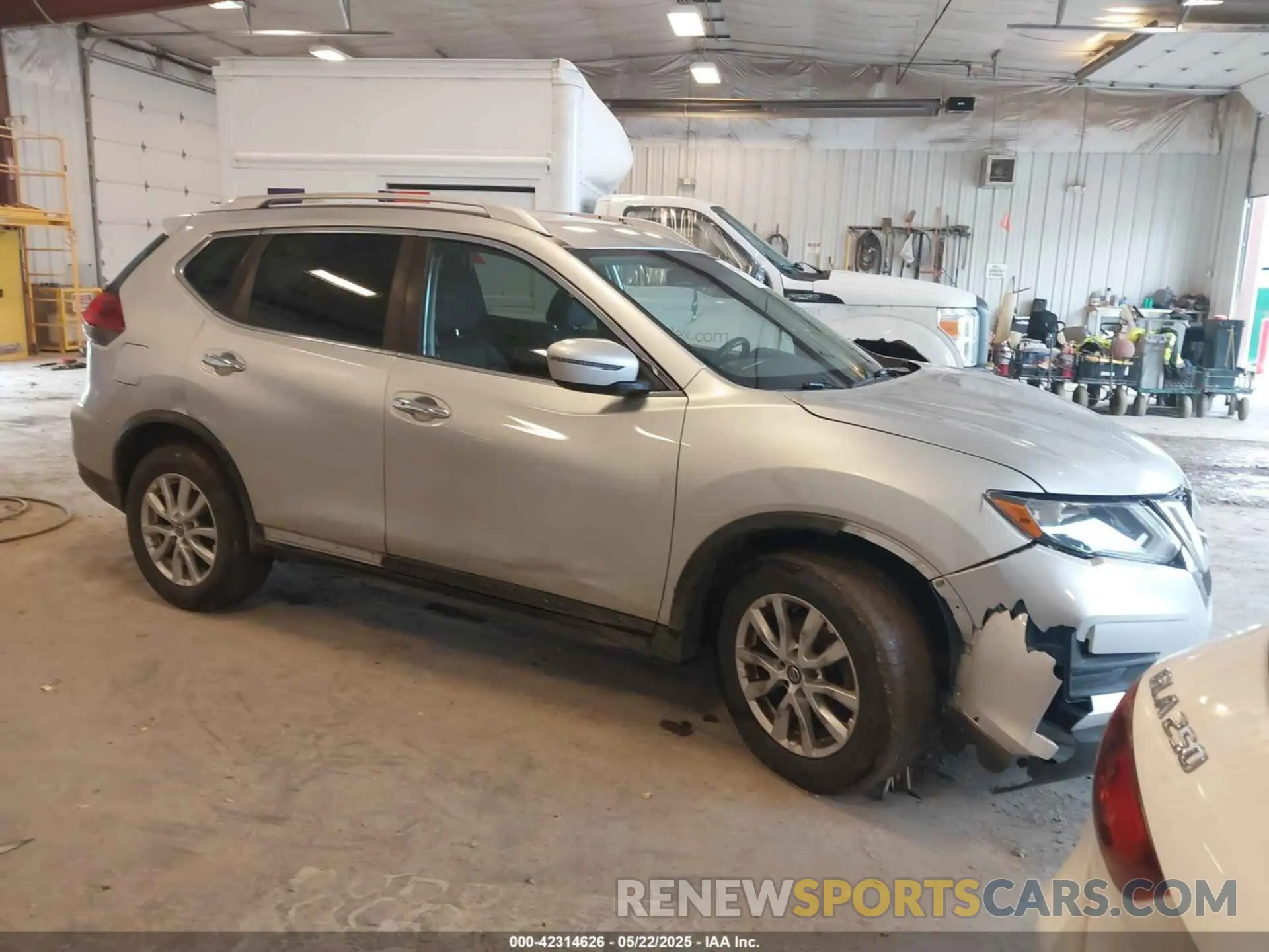 1 Photograph of a damaged car KNMAT2MT6KP508415 NISSAN ROGUE 2019