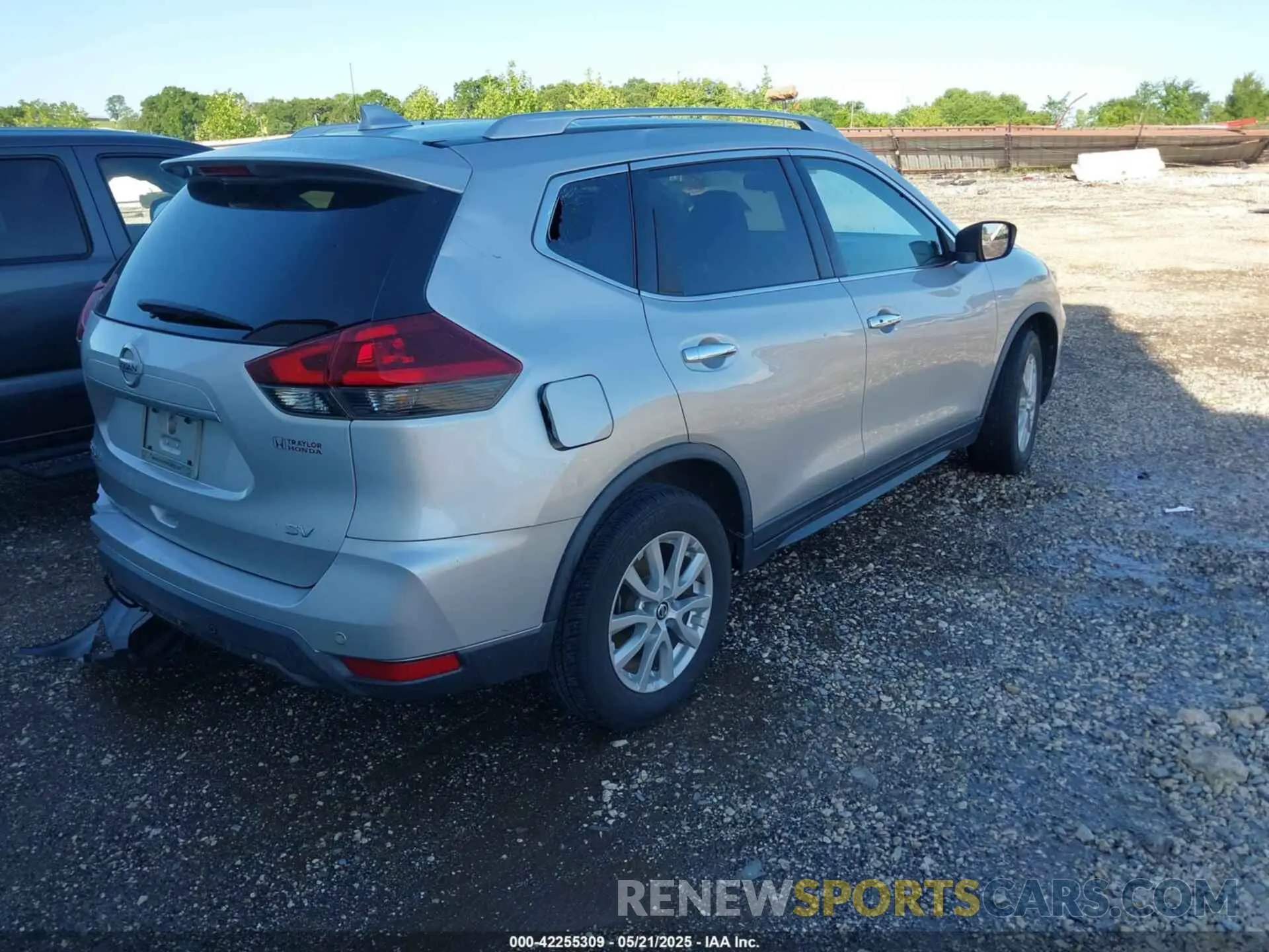 4 Photograph of a damaged car KNMAT2MT9KP542963 NISSAN ROGUE 2019