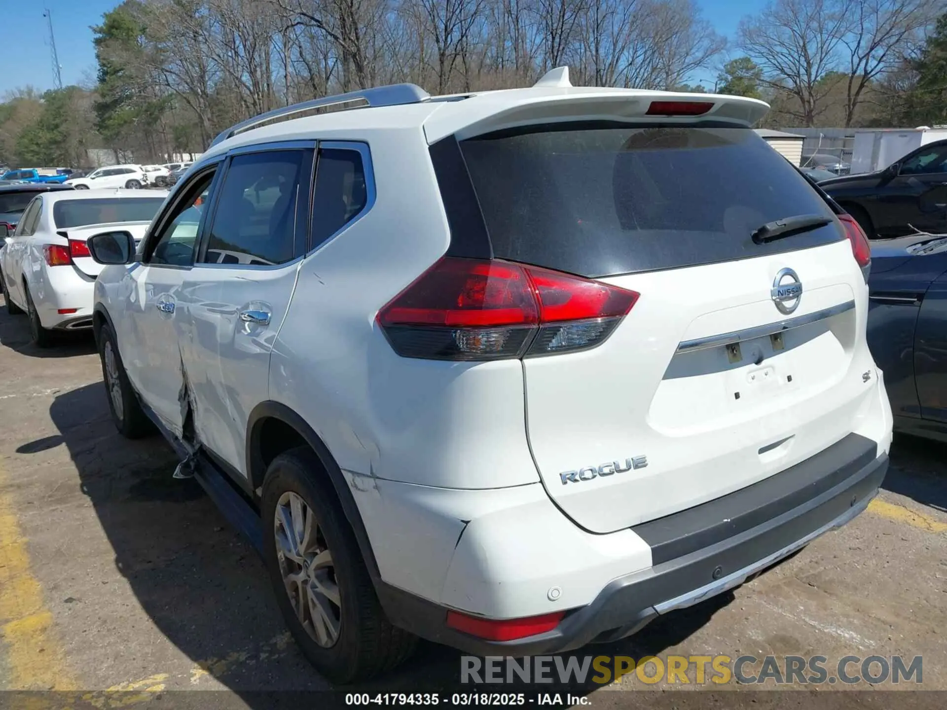 3 Photograph of a damaged car KNMAT2MTXKP512306 NISSAN ROGUE 2019