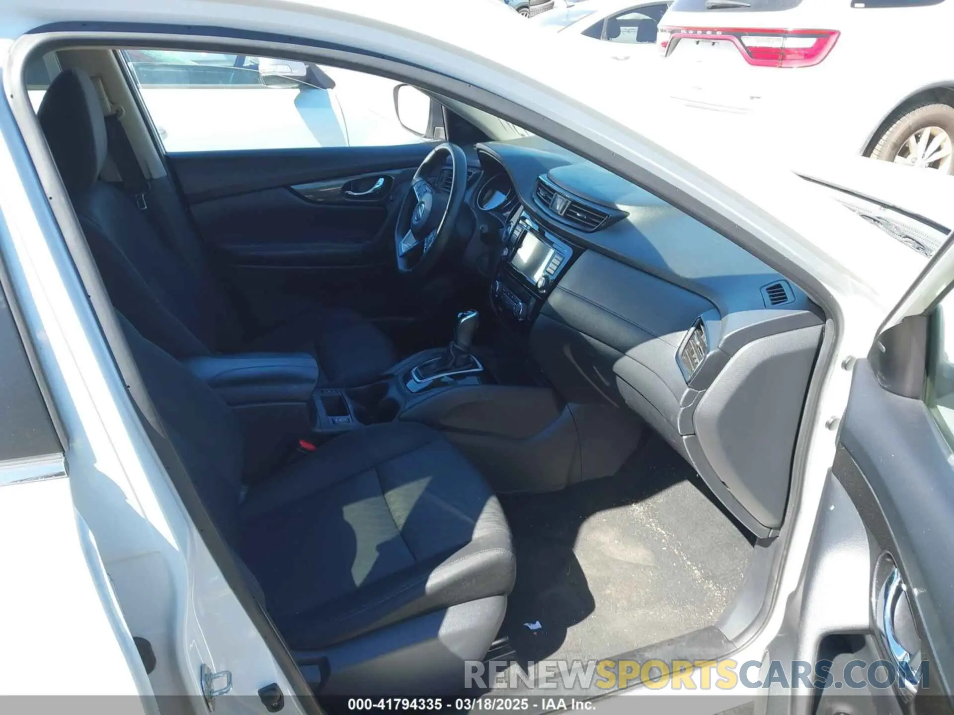 5 Photograph of a damaged car KNMAT2MTXKP512306 NISSAN ROGUE 2019