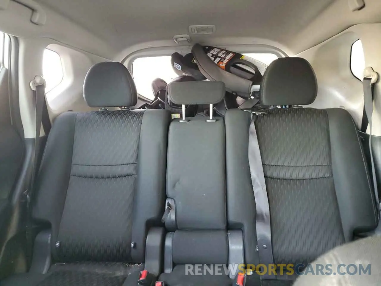 10 Photograph of a damaged car KNMAT2MV0KP524742 NISSAN ROGUE 2019