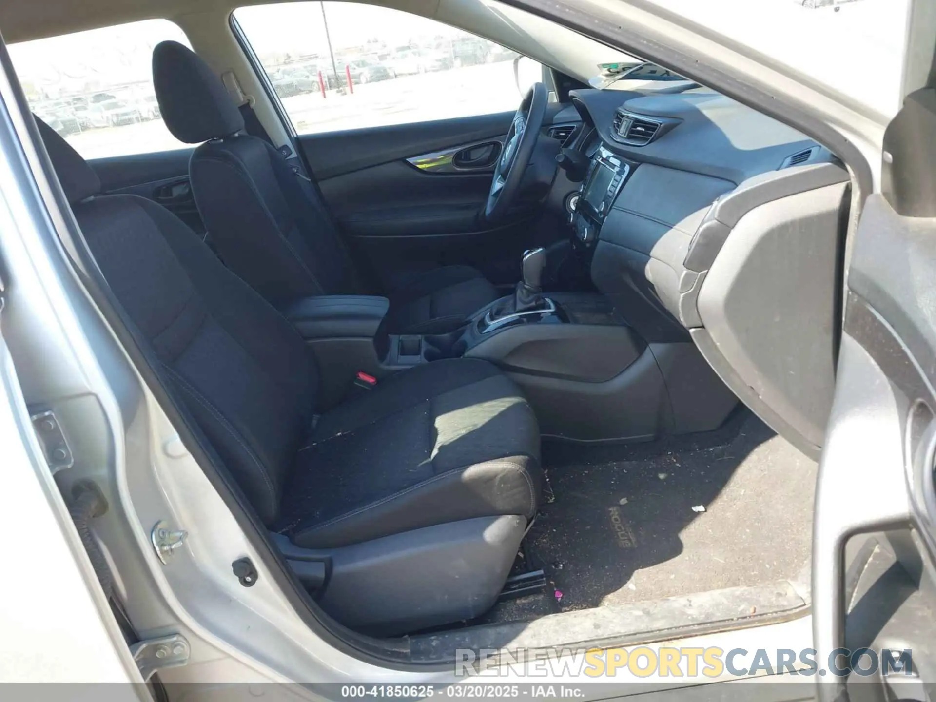 5 Photograph of a damaged car KNMAT2MV0KP537250 NISSAN ROGUE 2019