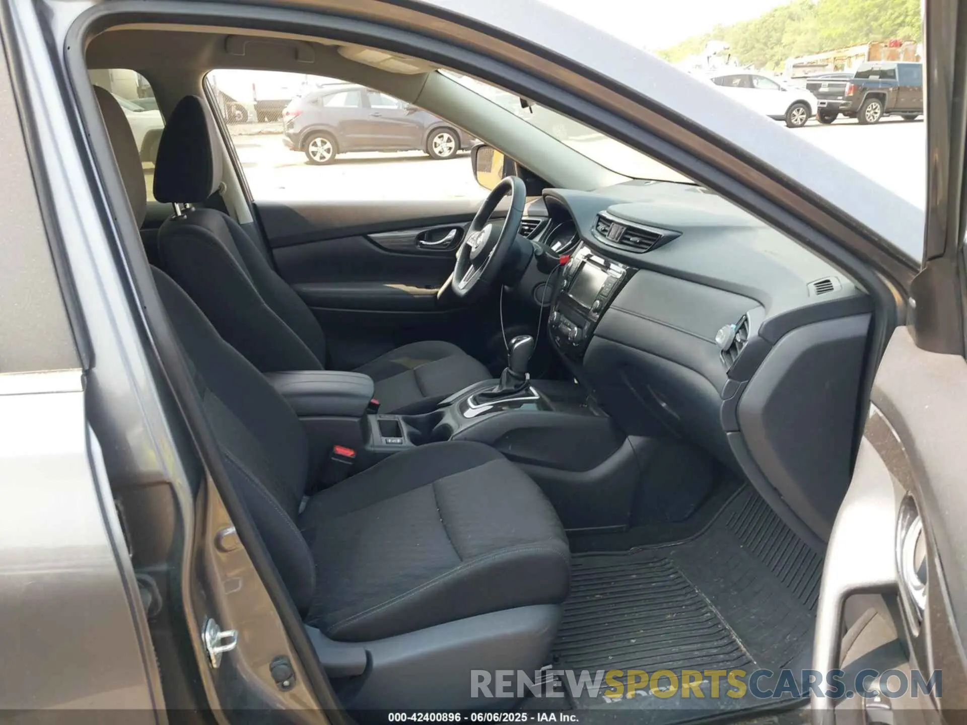 5 Photograph of a damaged car KNMAT2MV0KP542772 NISSAN ROGUE 2019