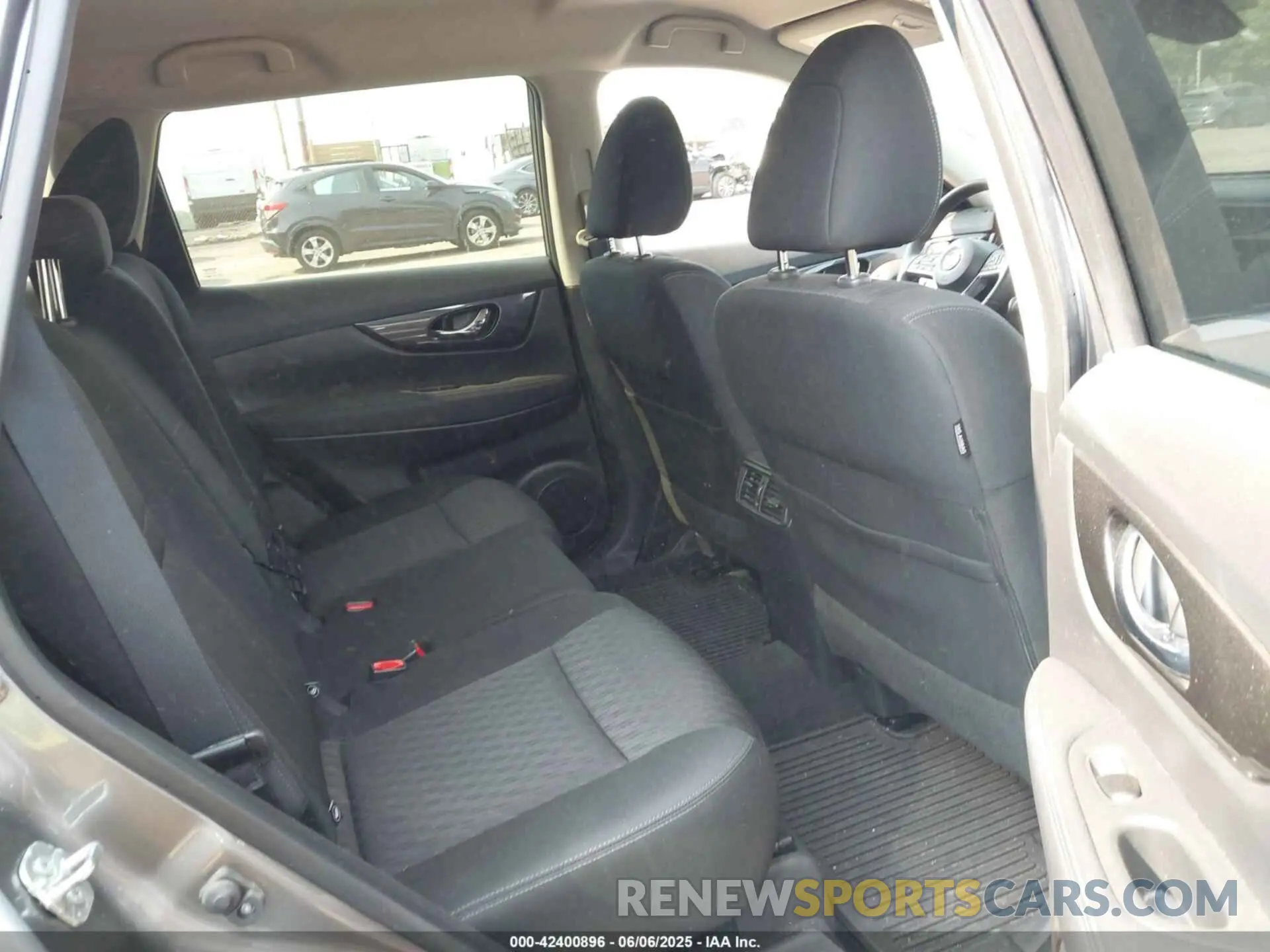 8 Photograph of a damaged car KNMAT2MV0KP542772 NISSAN ROGUE 2019