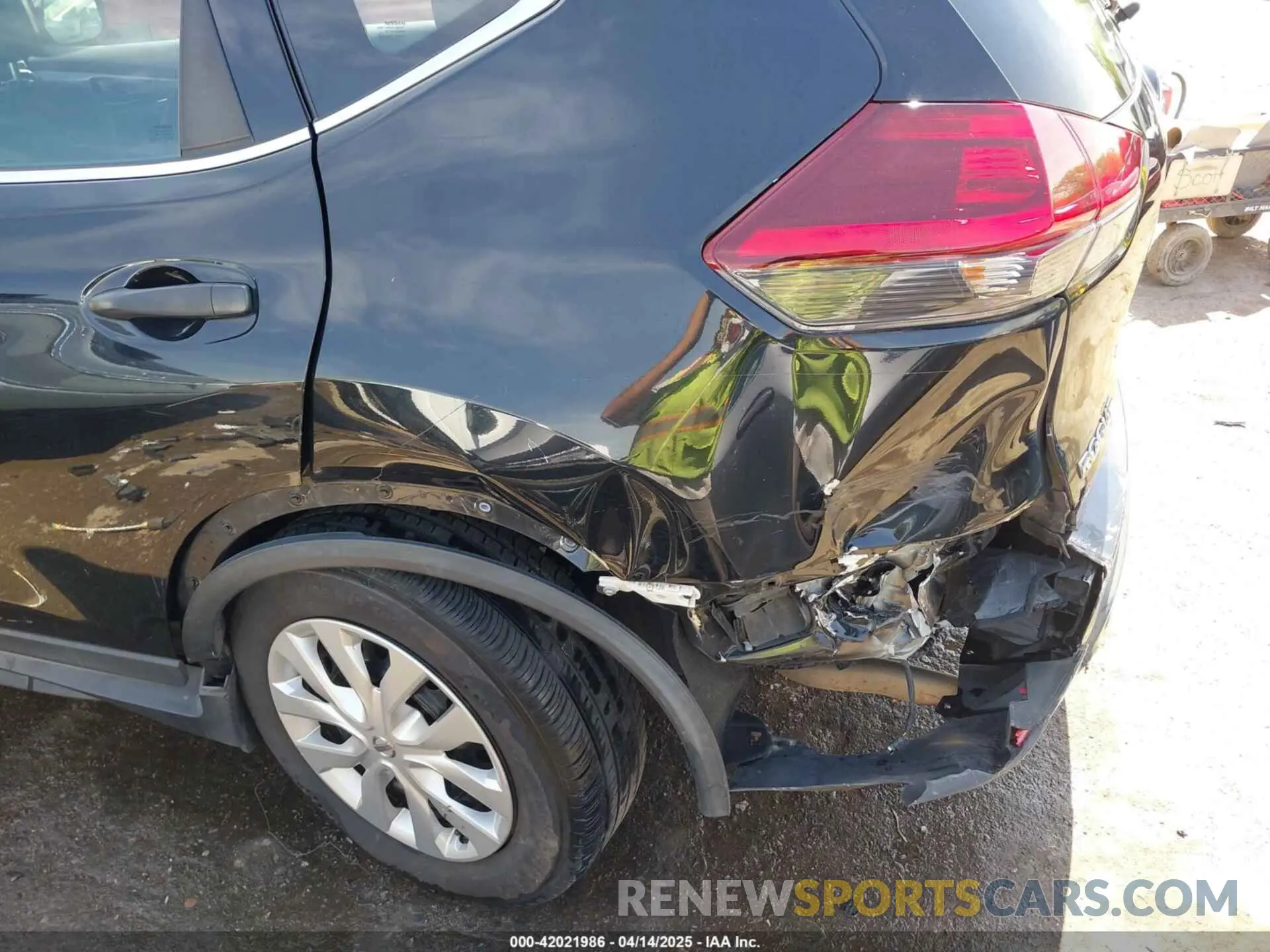 6 Photograph of a damaged car KNMAT2MV1KP559998 NISSAN ROGUE 2019