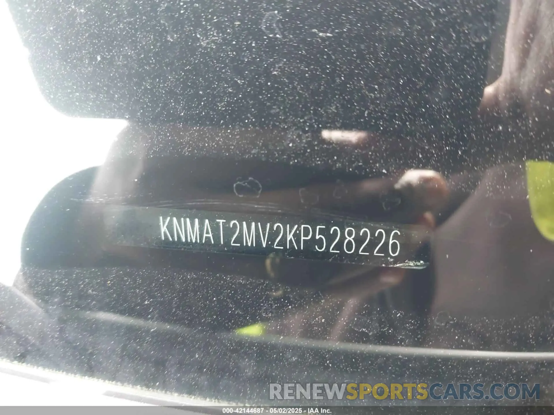 17 Photograph of a damaged car KNMAT2MV2KP528226 NISSAN ROGUE 2019