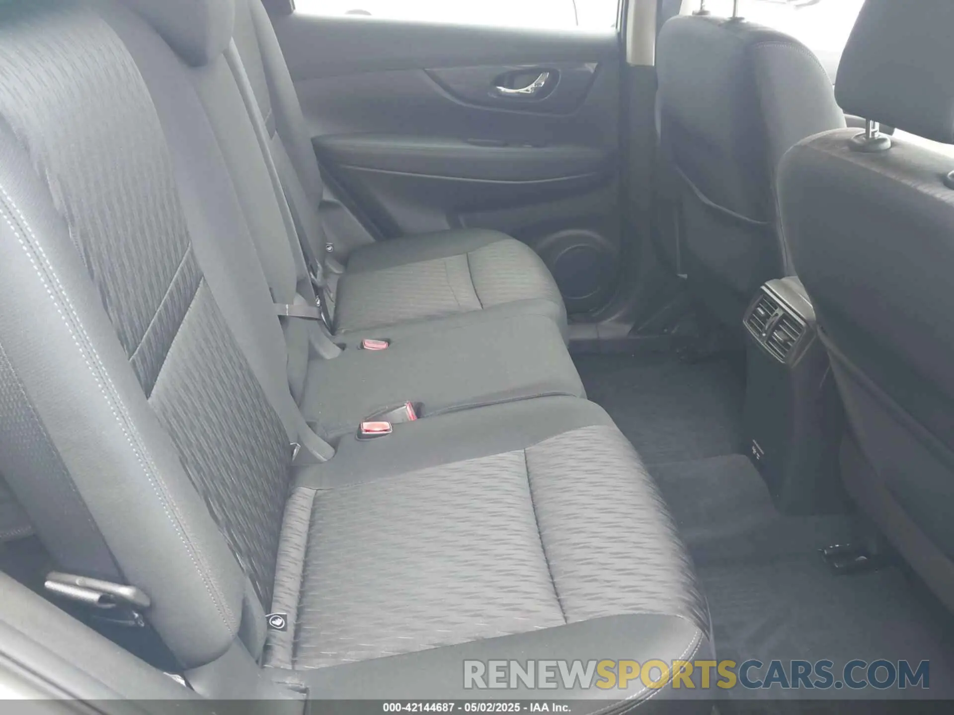 8 Photograph of a damaged car KNMAT2MV2KP528226 NISSAN ROGUE 2019