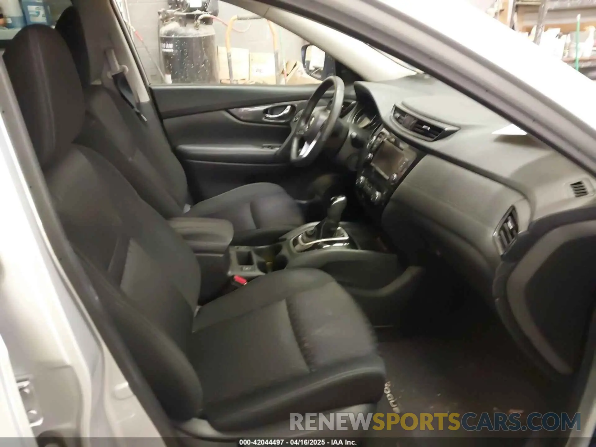 5 Photograph of a damaged car KNMAT2MV3KP525593 NISSAN ROGUE 2019