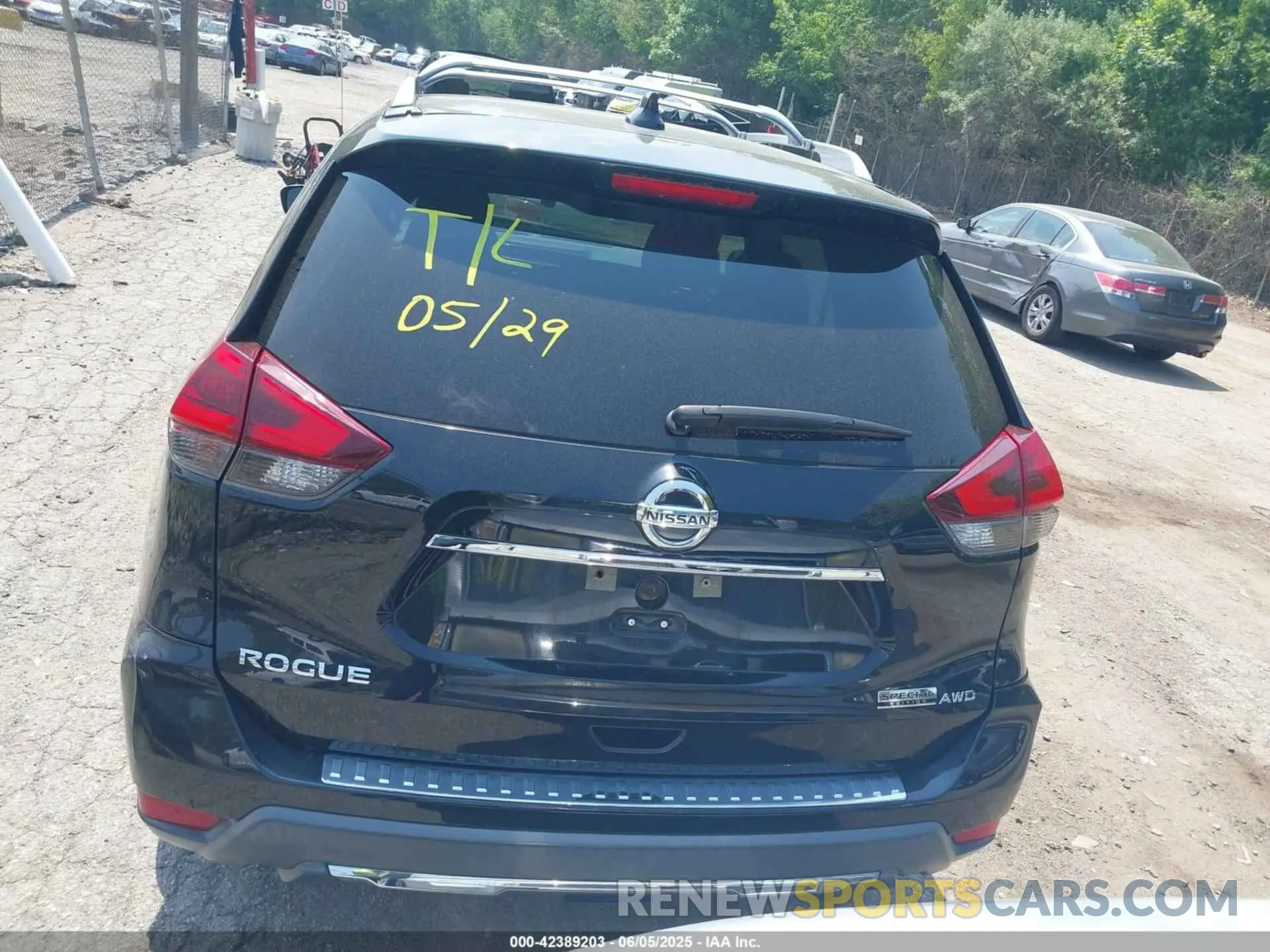 16 Photograph of a damaged car KNMAT2MV5KP559356 NISSAN ROGUE 2019