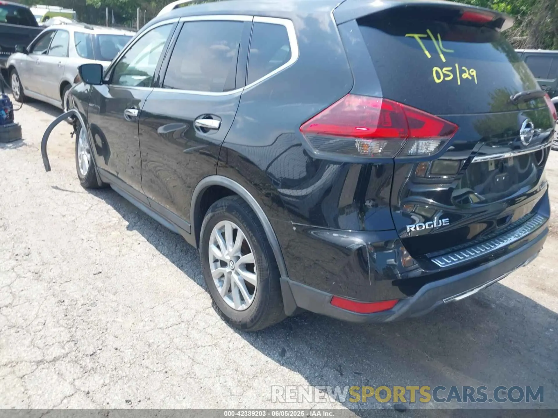 3 Photograph of a damaged car KNMAT2MV5KP559356 NISSAN ROGUE 2019
